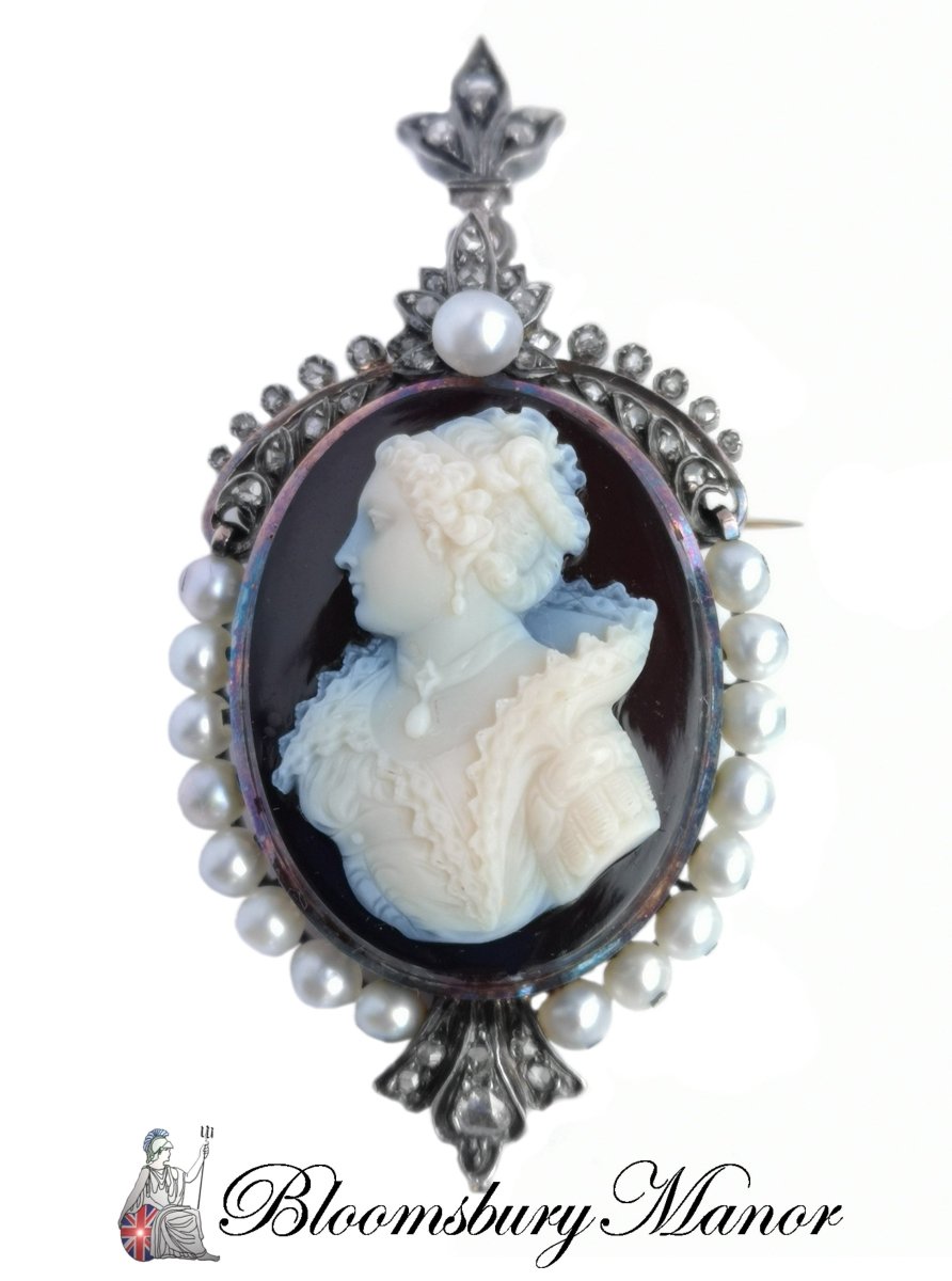 Antique 19th Century French Sardonyx Cameo Pendant - Bloomsbury Manor Ltd