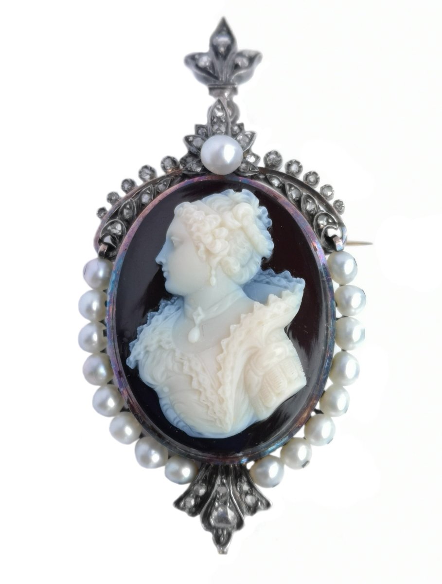 Antique 19th Century French Sardonyx Cameo Pendant - Bloomsbury Manor Ltd