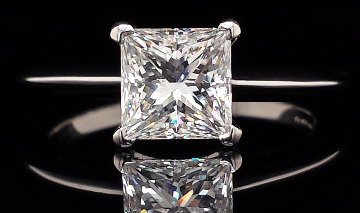 Tiffany & Co. 1.39ct E/VVS2 Princess Cut Diamond Engagement Ring - Bloomsbury Manor Ltd