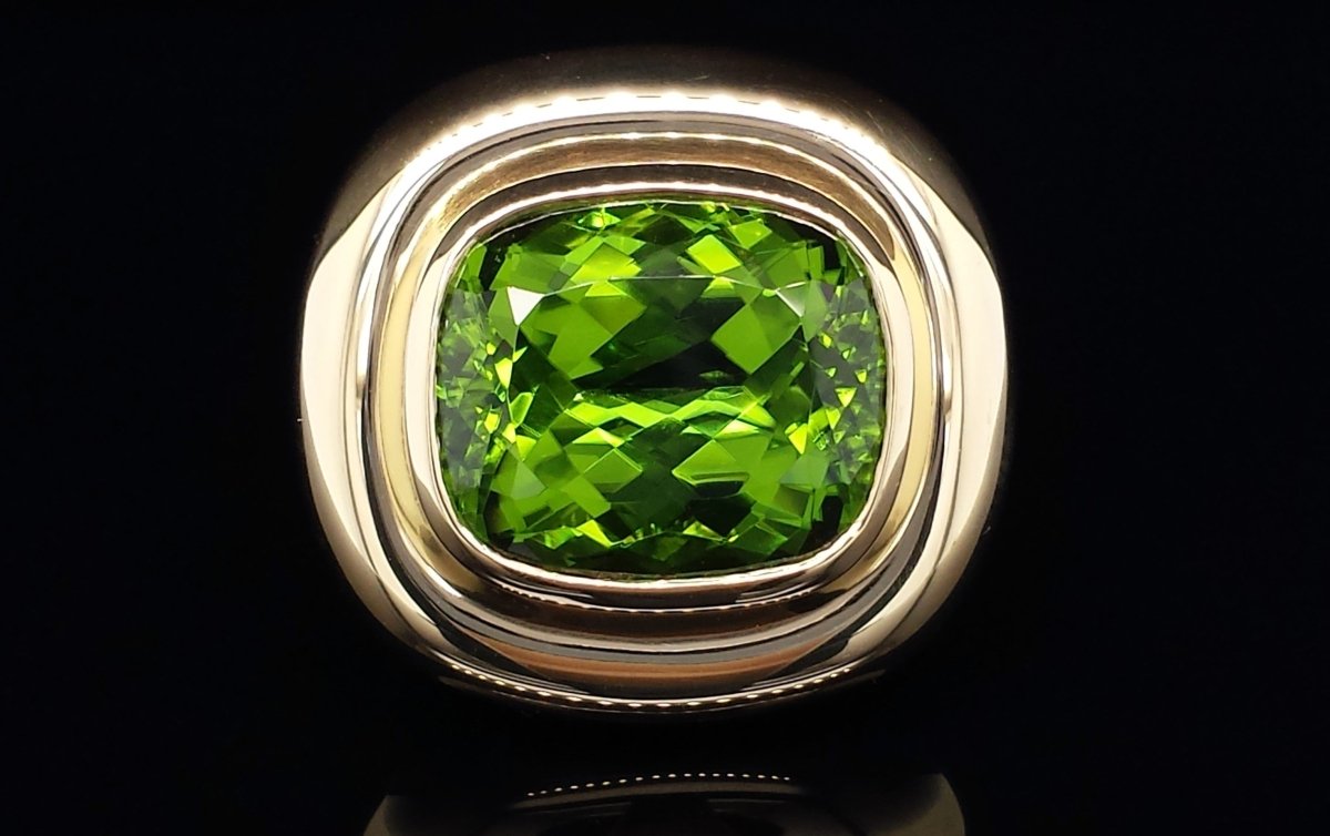 Tiffany & Co. 1980s Vintage 20 Carat Peridot Ring by Paloma Picasso - Bloomsbury Manor Ltd
