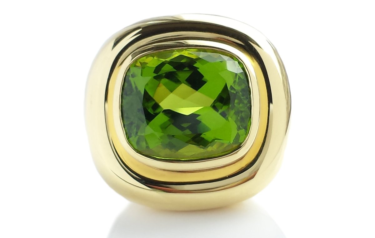 Tiffany & Co. 1980s Vintage 20 Carat Peridot Ring by Paloma Picasso - Bloomsbury Manor Ltd
