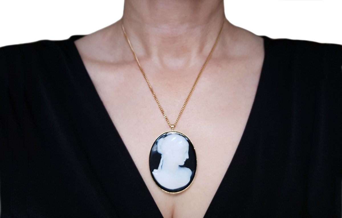 Victorian 1850s Venus D'Arles Sardonyx Cameo & 18k Gold Pendant - Bloomsbury Manor Ltd