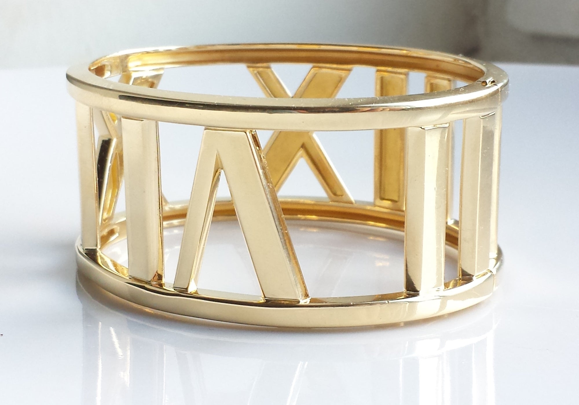 Tiffany & Co. Atlas Wide Bangle / Bracelet in 18k Yellow Gold