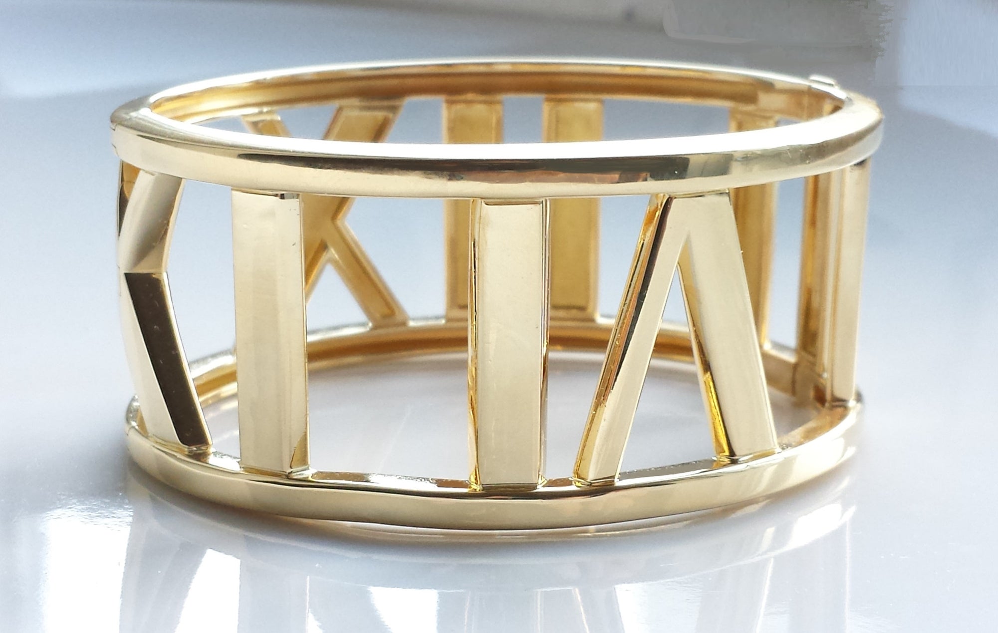 Tiffany & Co. Atlas Wide Bangle / Bracelet in 18k Yellow Gold