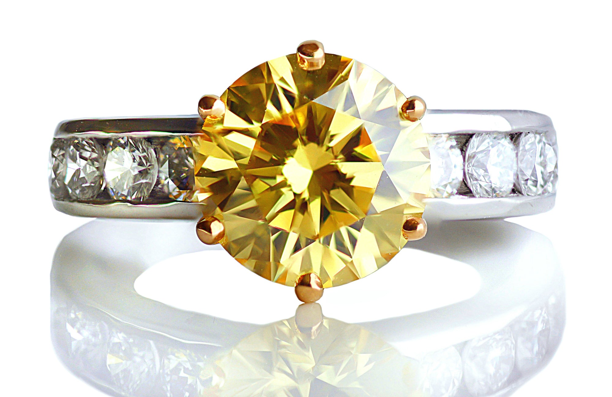 Tiffany & Co. 3.28tcw Fancy Vivid Yellow Round Brilliant Diamond Engagement Ring