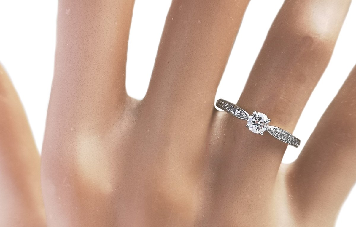 Tiffany & Co. 0.24ct G/VVS2 Harmony Round Brilliant Cut Diamond Engagement Ring - Bloomsbury Manor Ltd