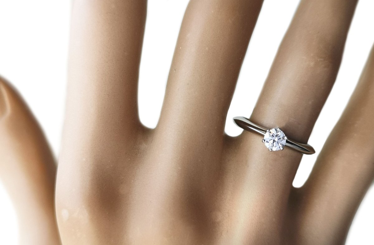 Tiffany & Co. 0.26ct E/VVS1 Round Brilliant Cut Diamond Engagement Ring - Bloomsbury Manor Ltd