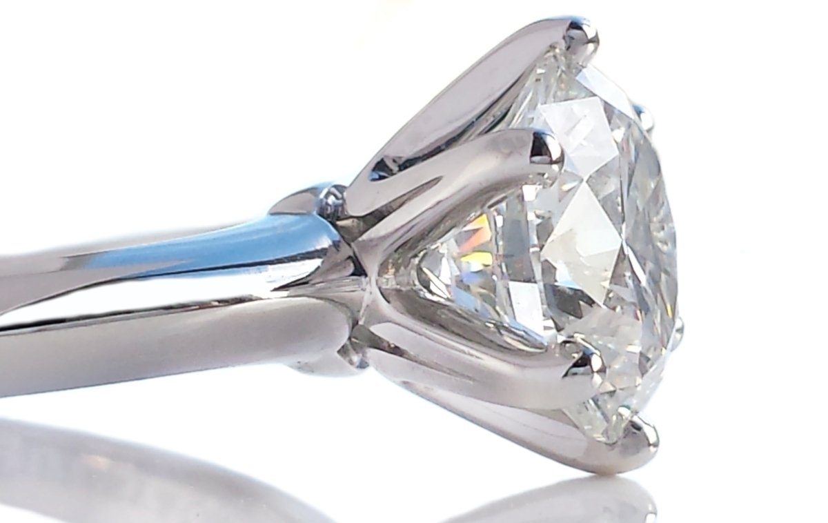 Tiffany & Co. 2.56ct E/VS1 Triple XXX Round Brilliant Cut Diamond Engagement Ring - Bloomsbury Manor Ltd