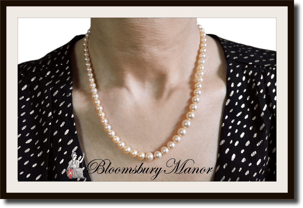 Vintage Graduated Cultured Pearl Necklace 18k Gold Clasp - Bloomsbury Manor Ltd