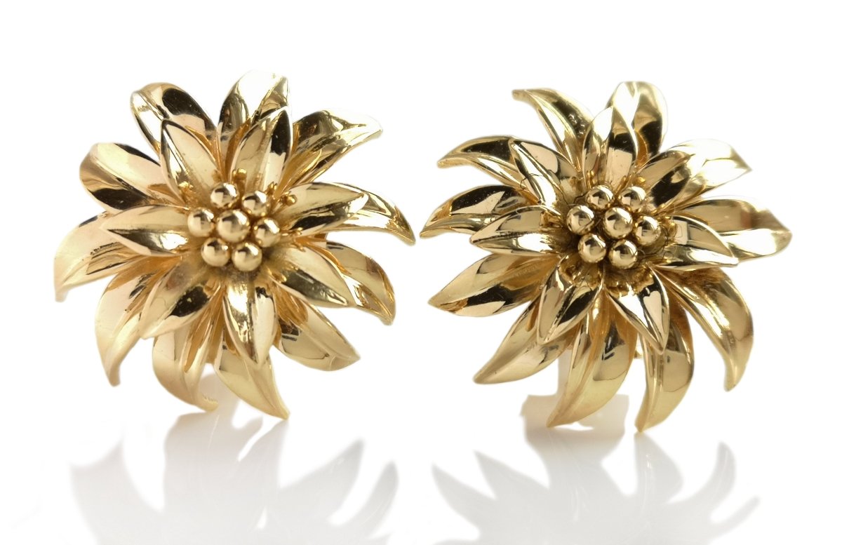 Vintage Tiffany & Co. 1960s Flower Earrings in 18K Gold - Bloomsbury Manor Ltd