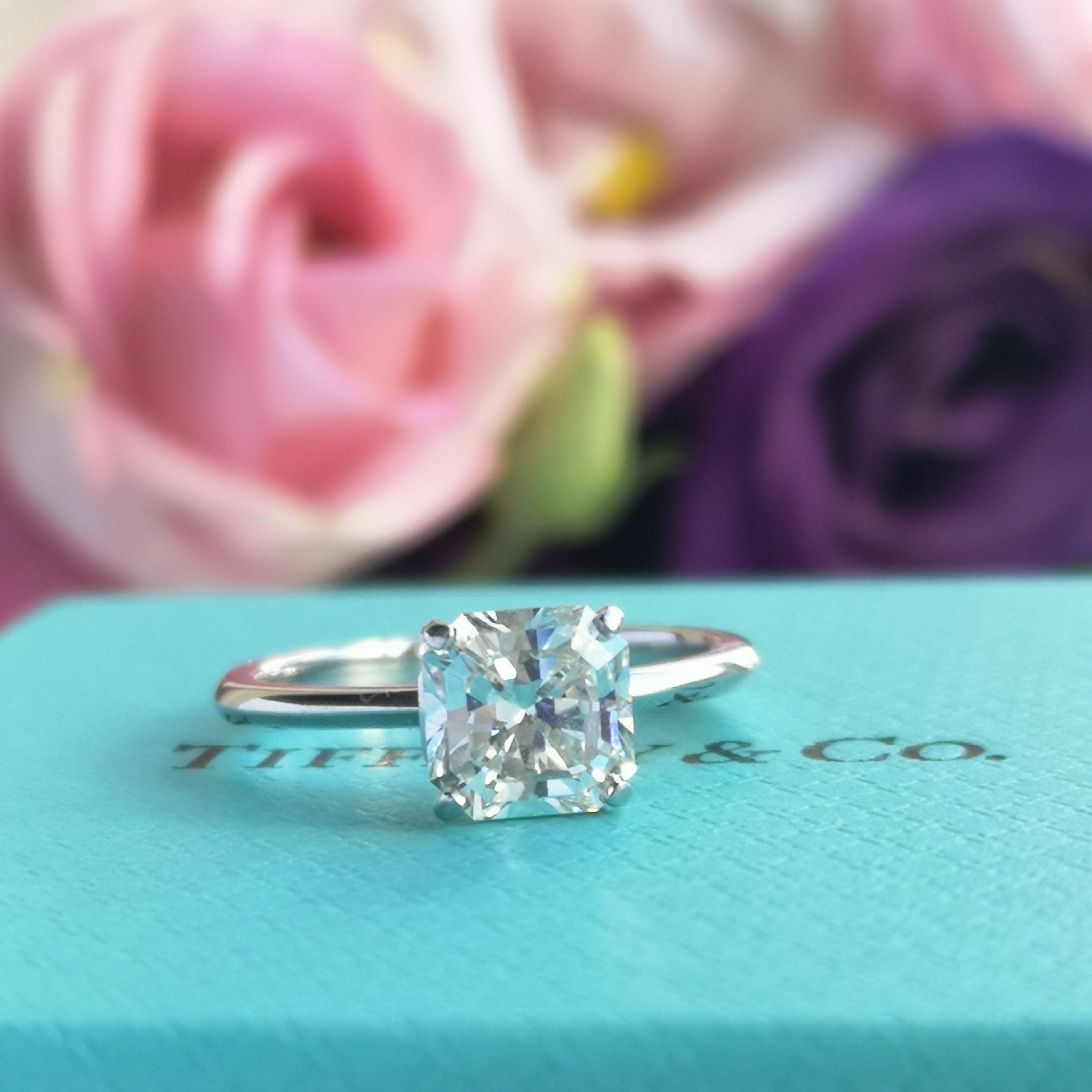 Second hand Pre-owned Tiffany engagement ring. Preowned tiffany engagement ring. Proposal ready. Pre-loved.