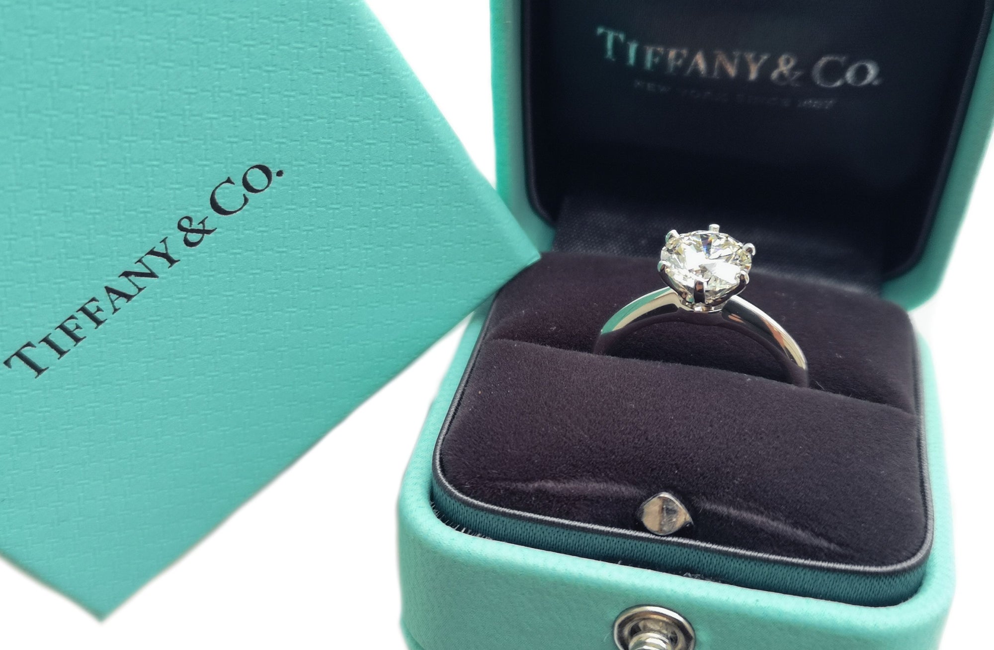 Tiffany & Co. 1.71ct H/VVS2 Round Brilliant Diamond Engagement Ring