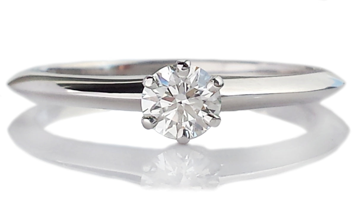 Tiffany & Co 0.29ct I/VVS1 Round Brilliant Cut Engagement Ring