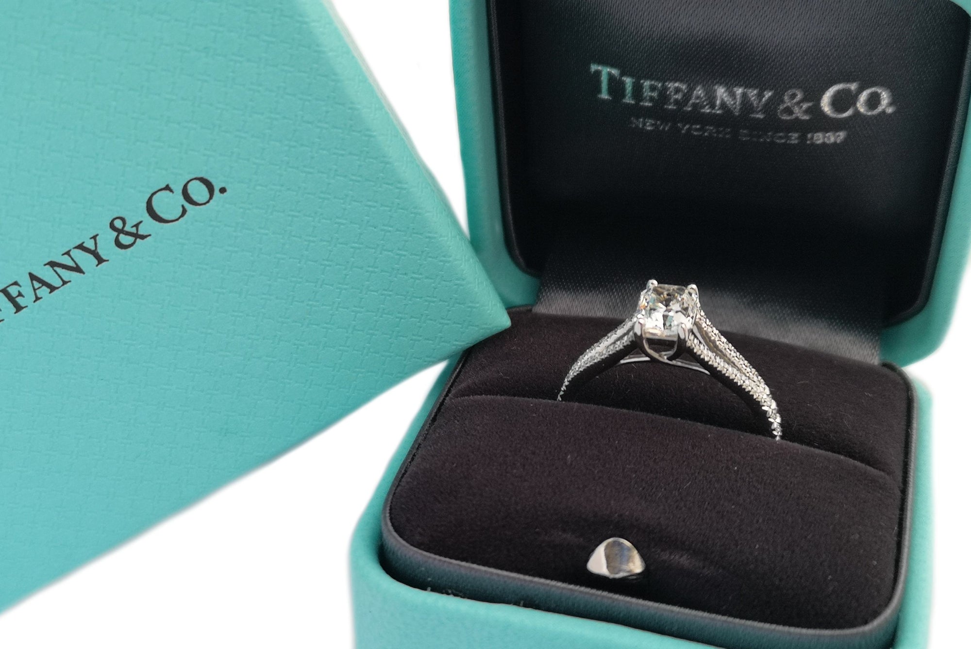 Tiffany & Co. 0.98tcw E/VVS2 Split Shank Lucida Diamond Engagement Ring