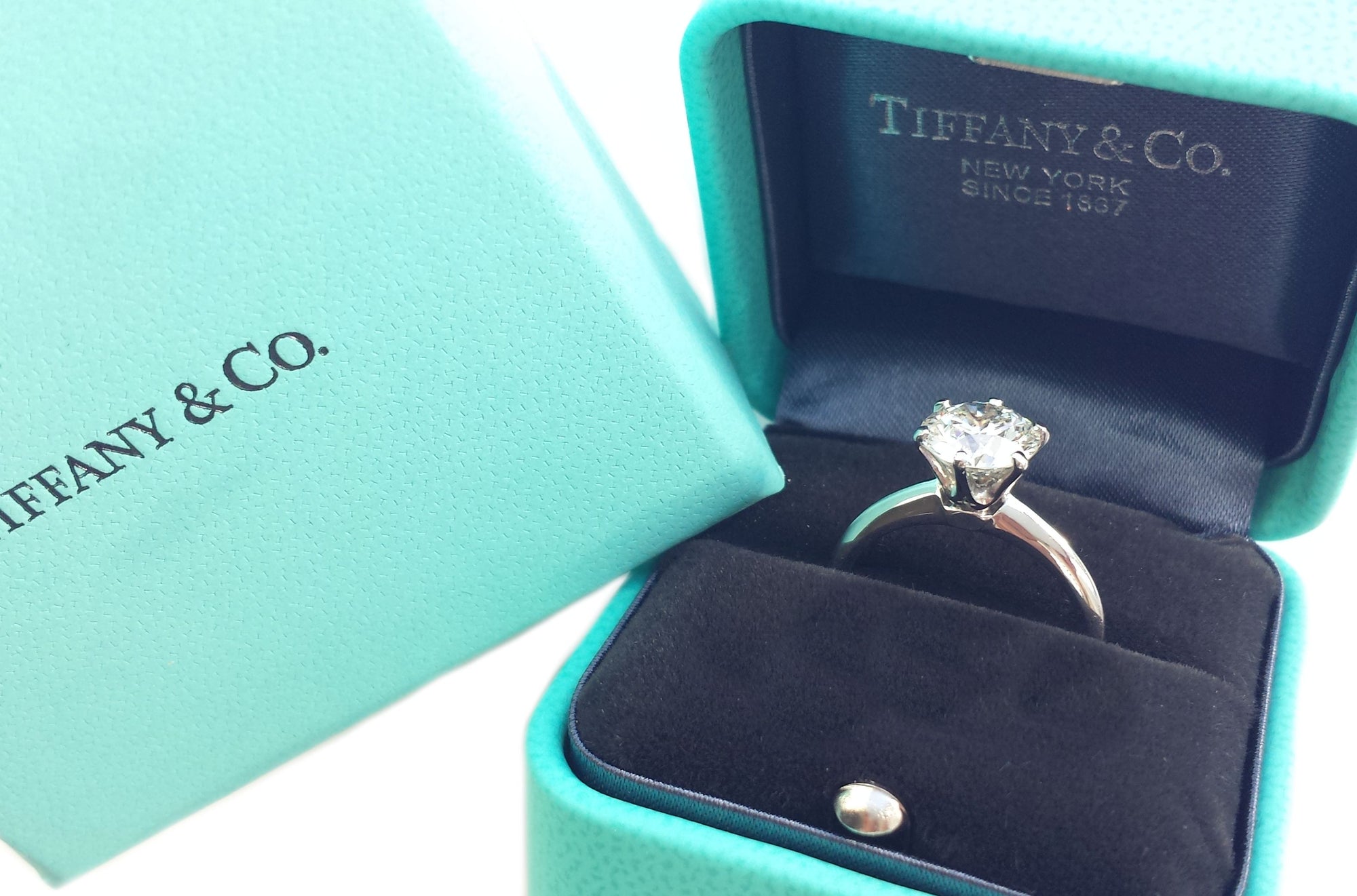 Tiffany & Co. 1.61ct I/VS2 Triple XXX Round Brilliant Diamond Engagement Ring