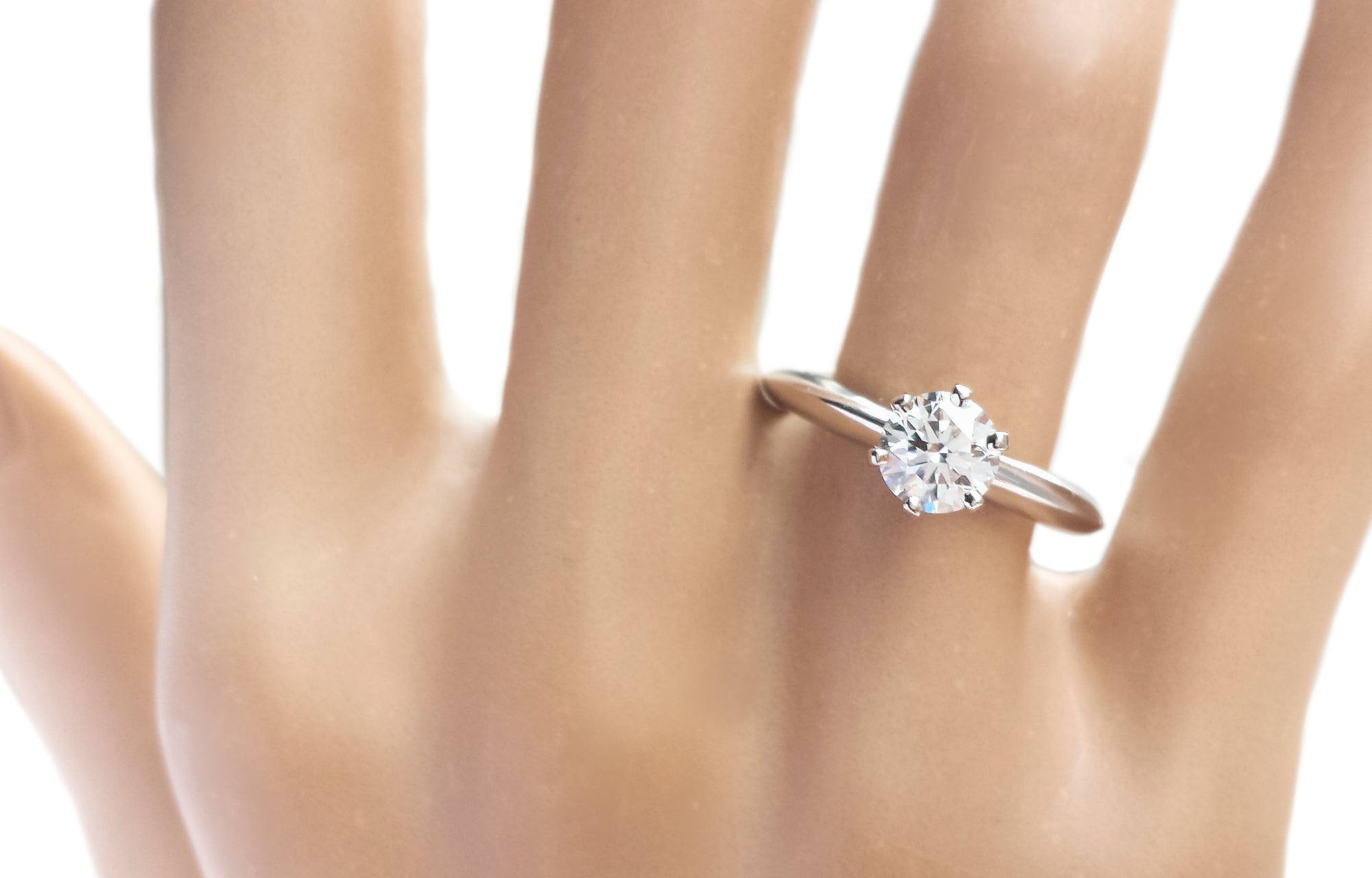Tiffany & Co. 0.77ct E/VS1 Triple XXX Round Brilliant Cut Diamond Engagement Ring