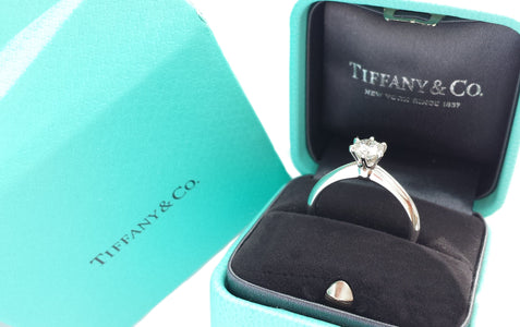 Tiffany & Co. 0.60ct G/VS1 Triple XXX Round Brilliant Diamond Engagement Ring in blue box