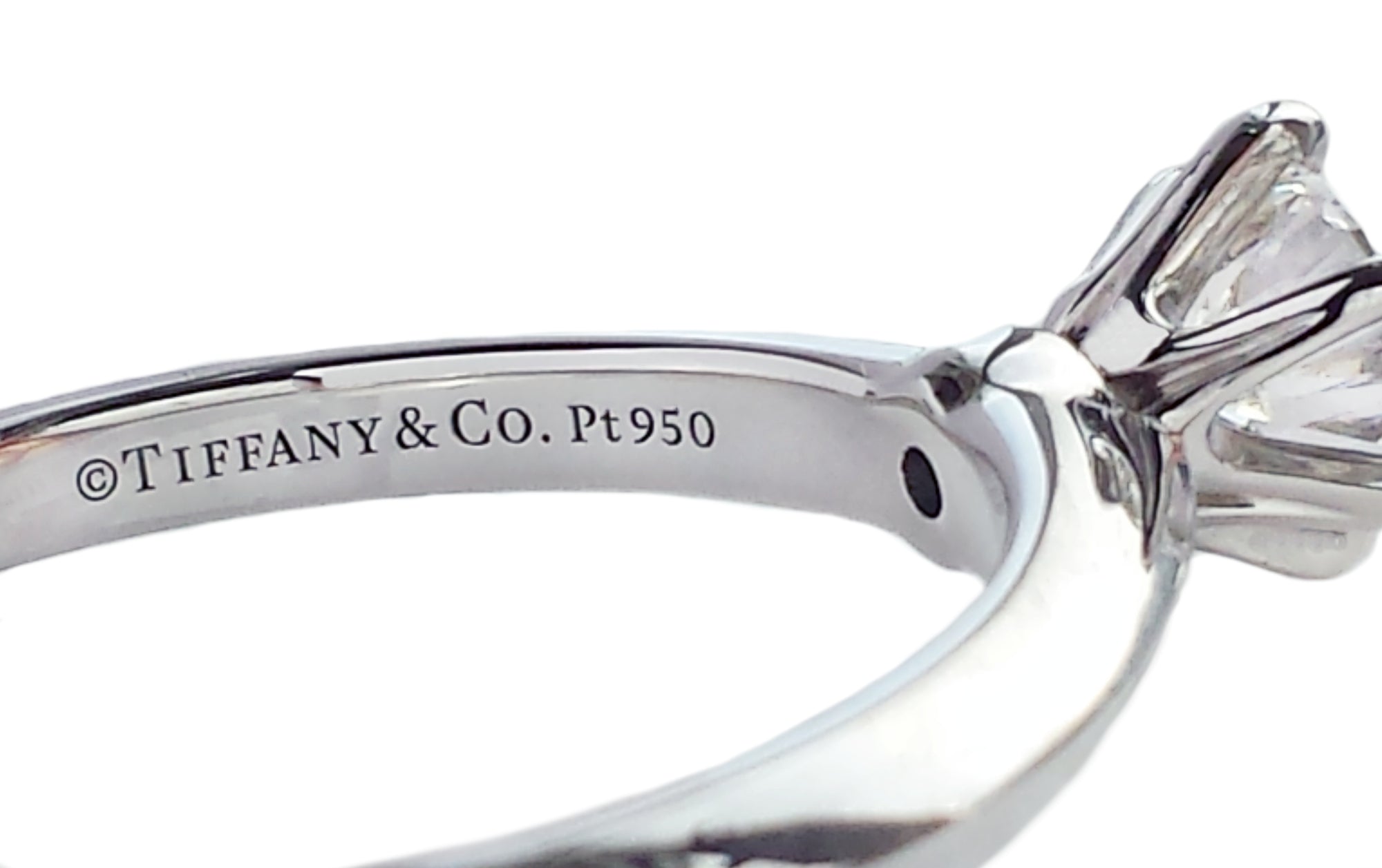 Tiffany & Co. 0.60ct G/VS1 Triple XXX Round Brilliant Diamond Engagement Ring