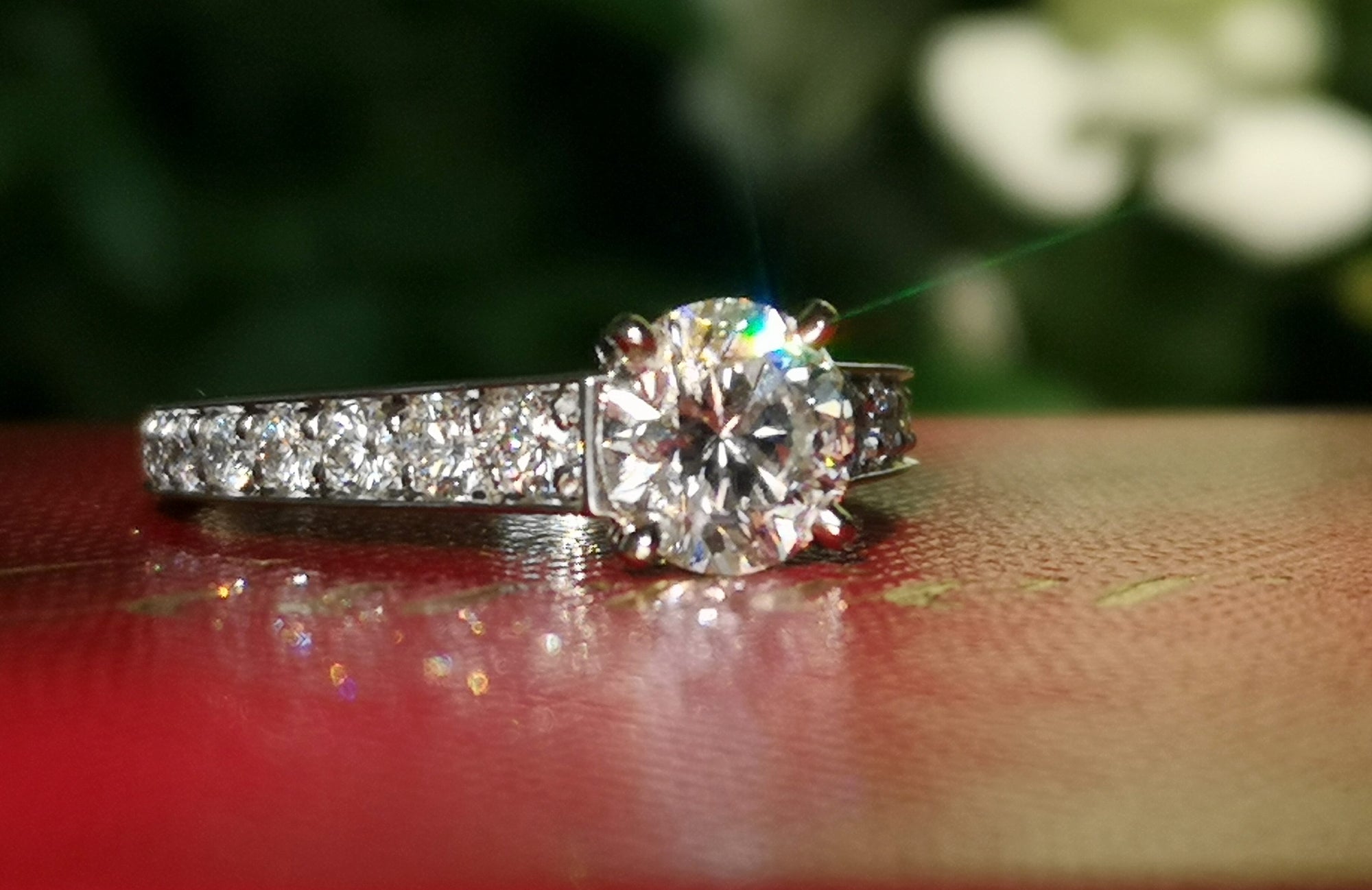 Cartier 1.22ct G/VS1 Triple-X Round Brilliant Cut 1895 Diamond Engagement Ring with Side Stones