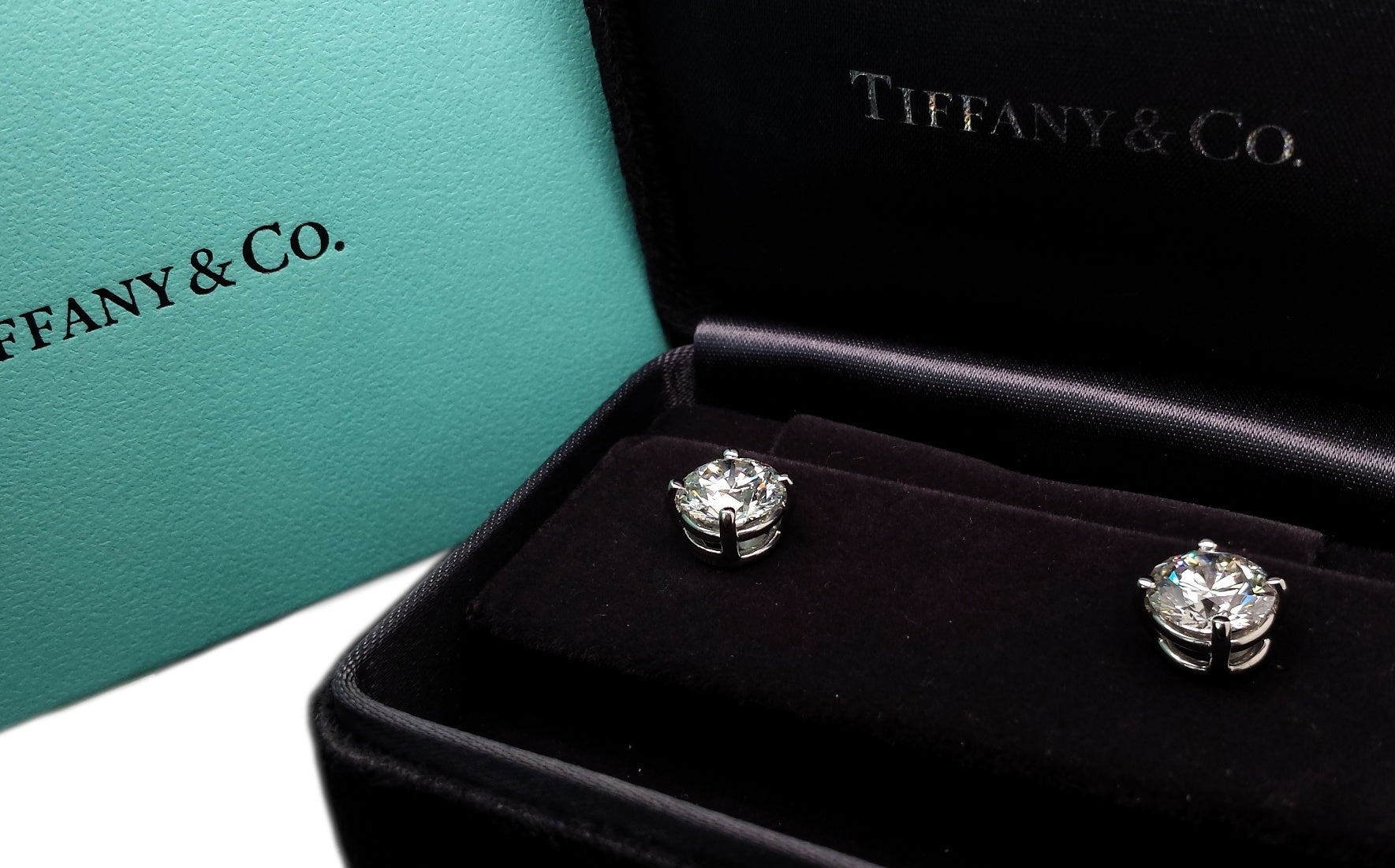 Tiffany & Co. 4.24tcw H/VS1 Round Brilliant Cut Diamond Stud Earrings