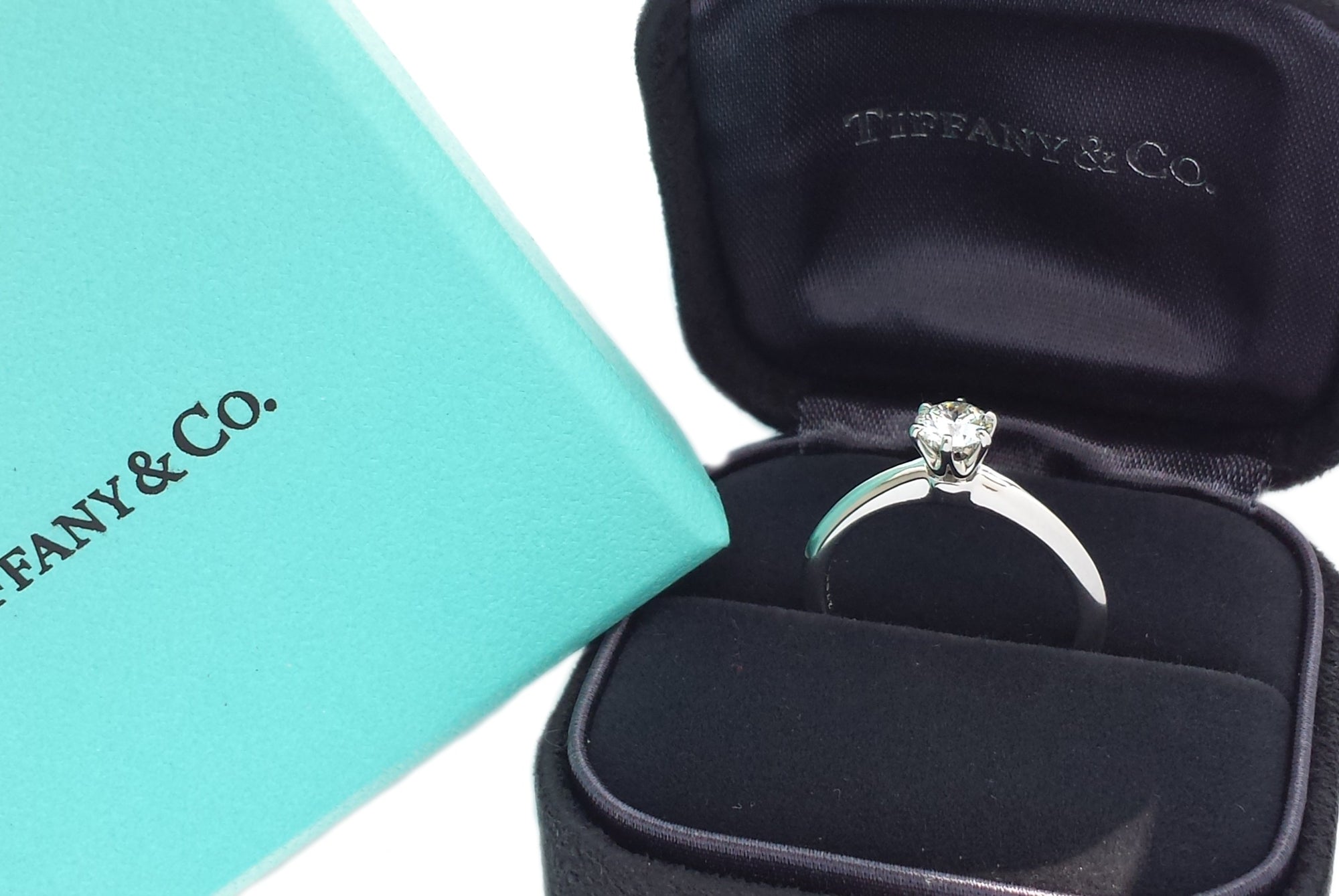 Tiffany & Co. 0.44ct H/SI1 Triple XXX Round Brilliant Diamond Engagement Ring