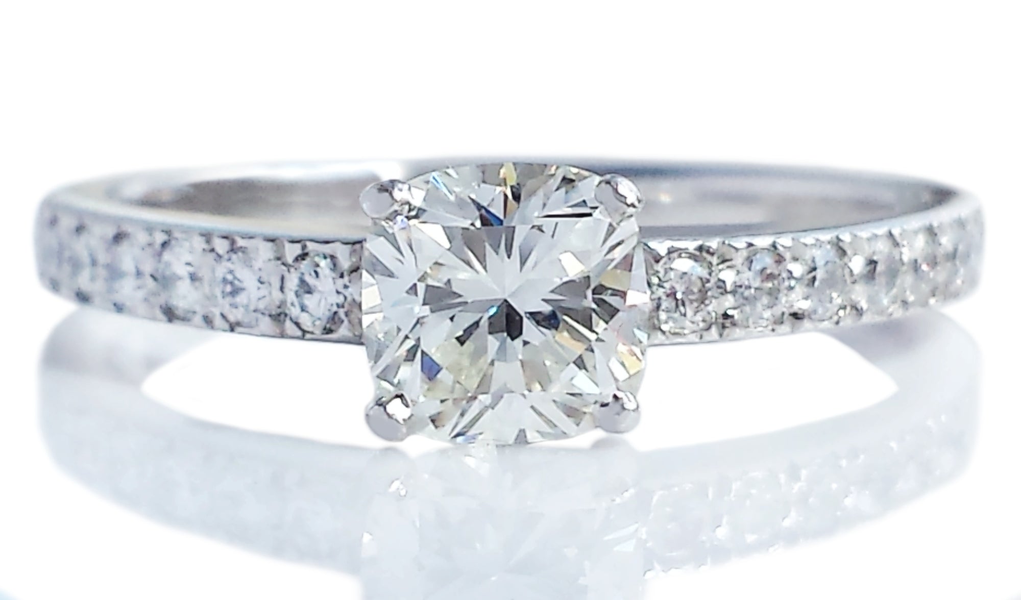 Tiffany & Co. 0.65tcw I/VS1 Triple XXX Novo Diamond Engagement Ring