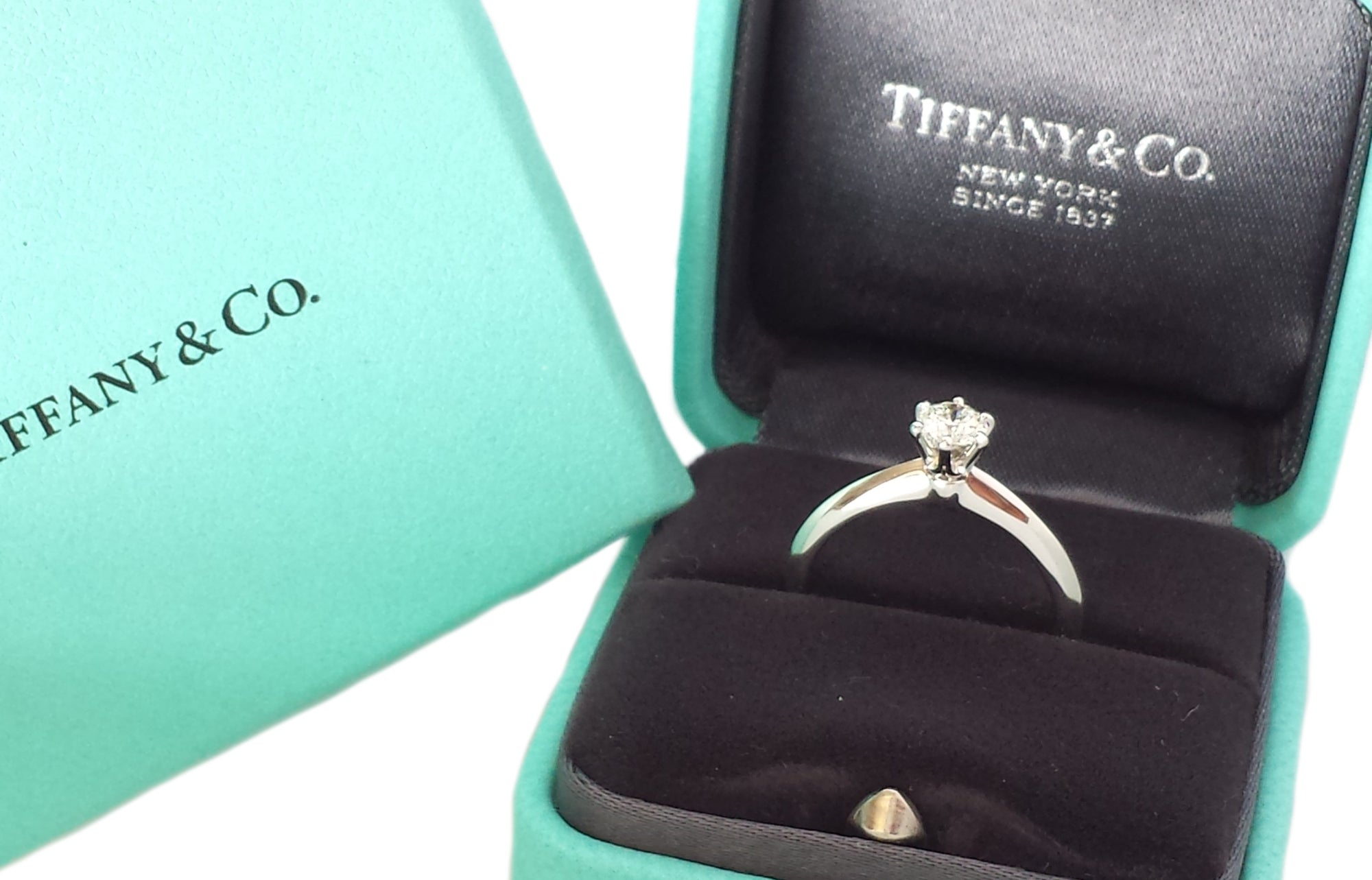 Tiffany & Co 0.33ct I/VS1 Round Brilliant Cut Engagement Ring