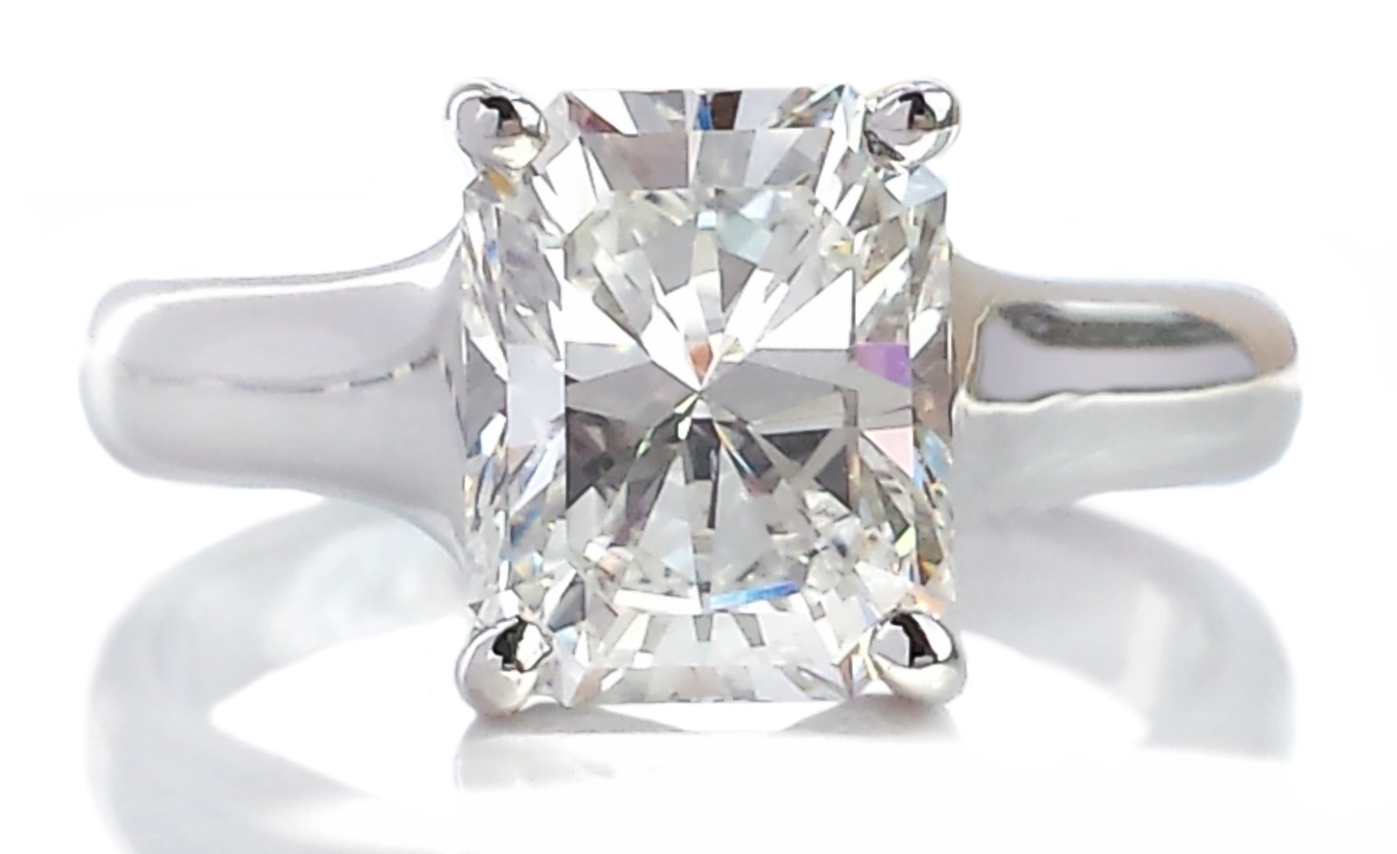 Tiffany & Co. 2.61ct F/VS2 Lucida Diamond Engagement Ring