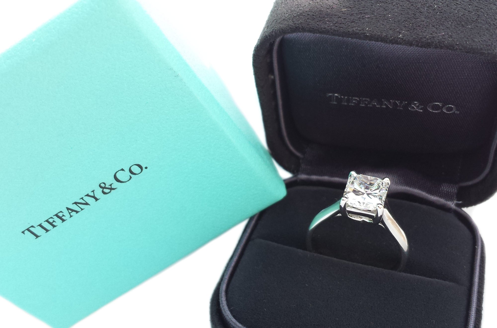 Tiffany & Co. 2.61ct F/VS2 Lucida Diamond Engagement Ring