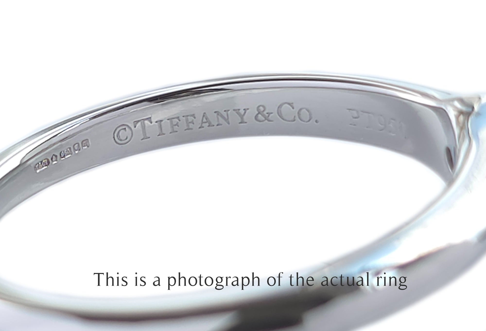 Tiffany & Co 0.93ct F/VS1 Round Brilliant Cut Diamond Engagement Ring