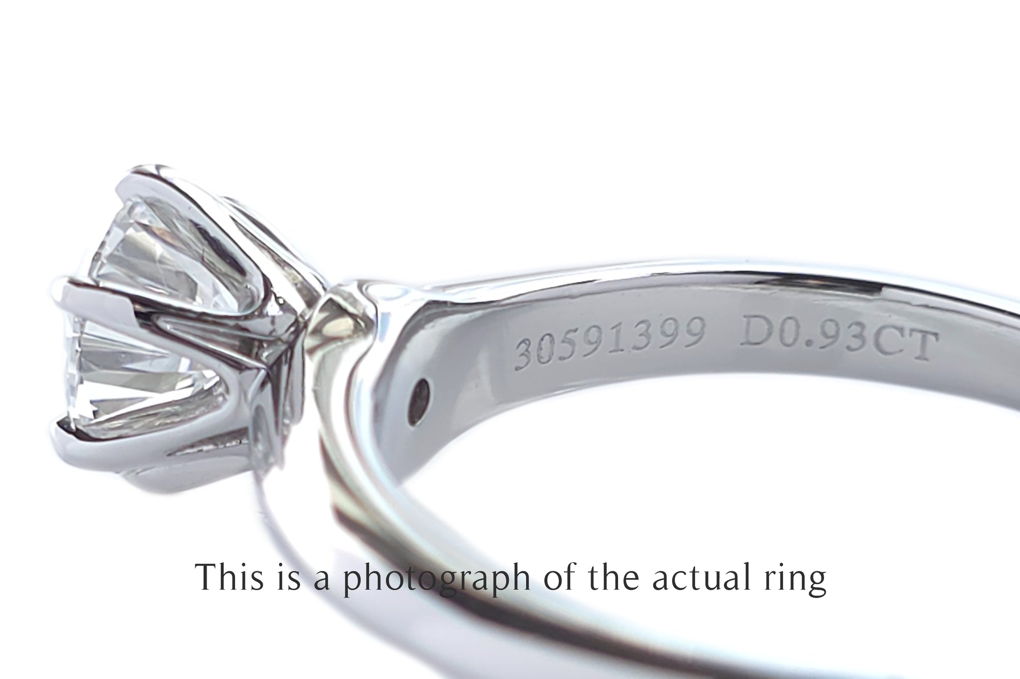Tiffany & Co 0.93ct F/VS1 Round Brilliant Cut Diamond Engagement Ring