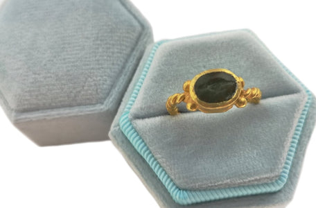 Ancient Roman 1st/4th Century AD Gold Intaglio Ring with Museum Report - Bloomsbury Manor Ltd