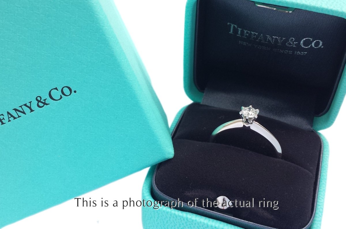 Tiffany & Co 0.25ct G/VVS1 Round Brilliant Diamond Engagement Ring - Bloomsbury Manor Ltd