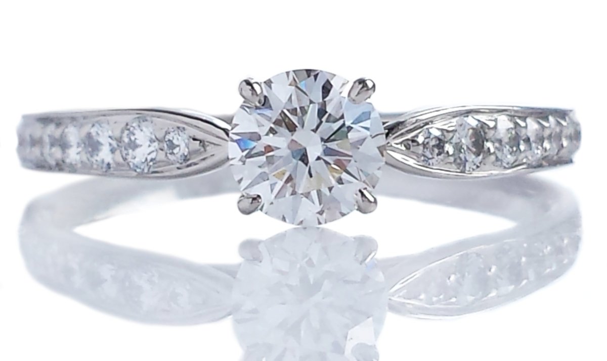 Tiffany Triple XXX Harmony D/VS1 Round Brilliant