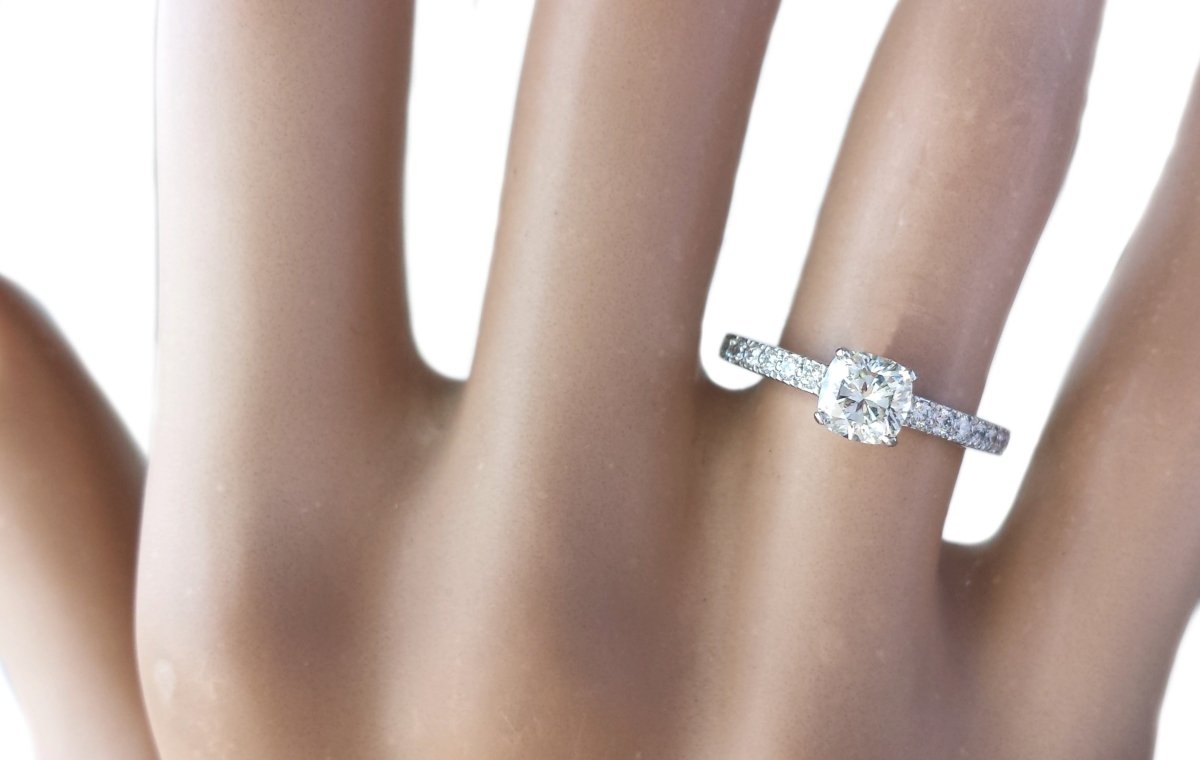 Tiffany & Co. 0.65tcw I/VS1 Triple XXX Novo Diamond Engagement Ring - Bloomsbury Manor Ltd