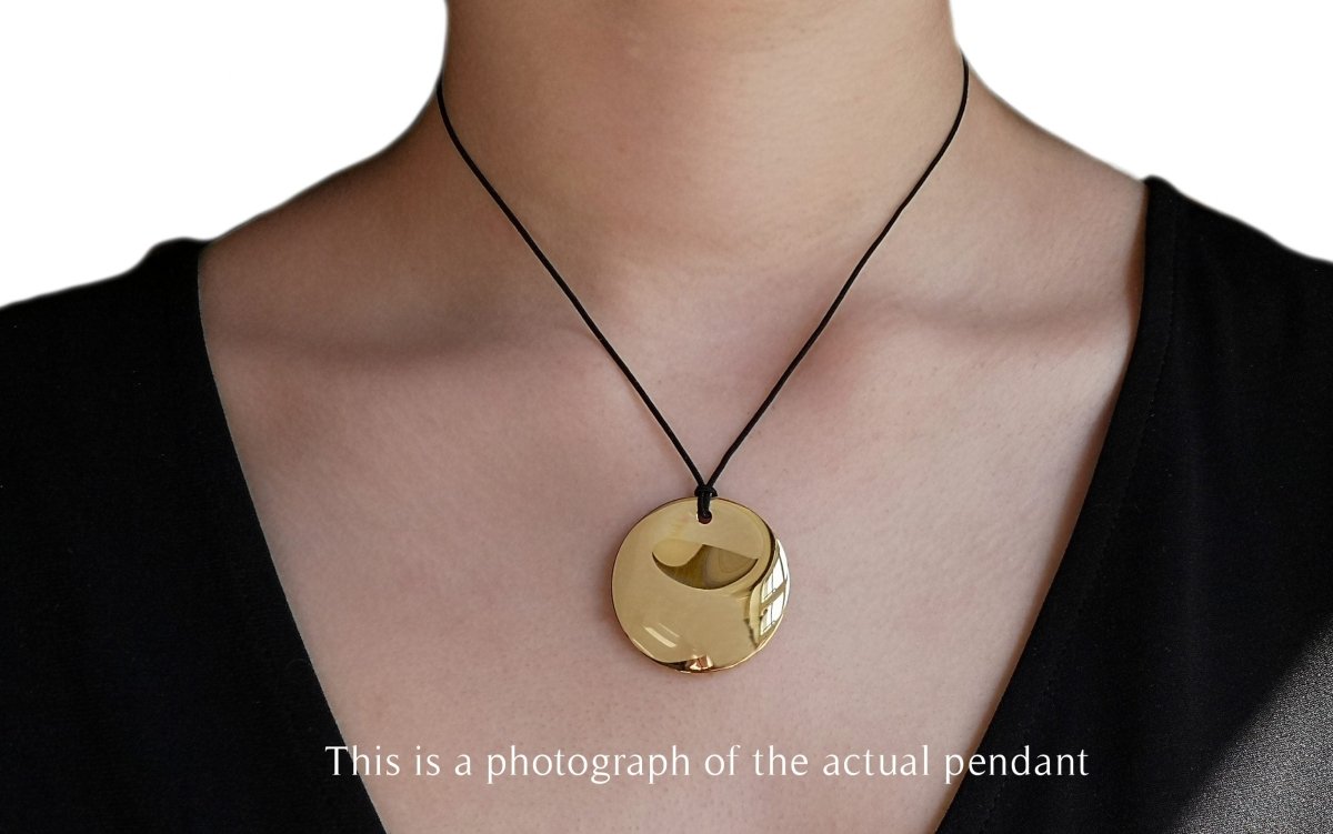 Tiffany & Co. Elsa Peretti Disc Pendant in 18k Gold – Medium - Bloomsbury Manor Ltd