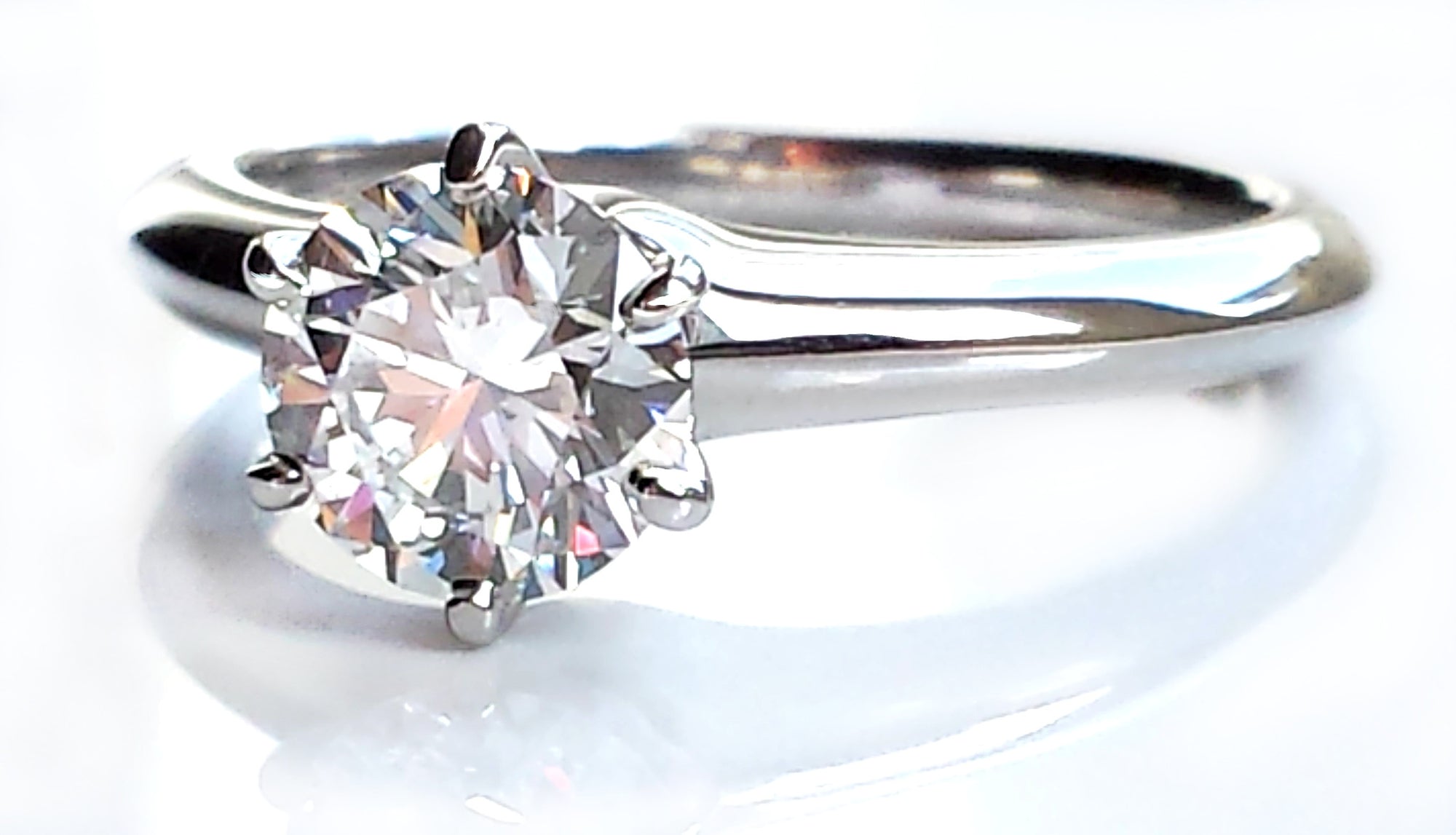 Tiffany & Co. 0.92ct F/VS1 Round Brilliant Cut Diamond & Platinum Engagement Ring Triple XXX