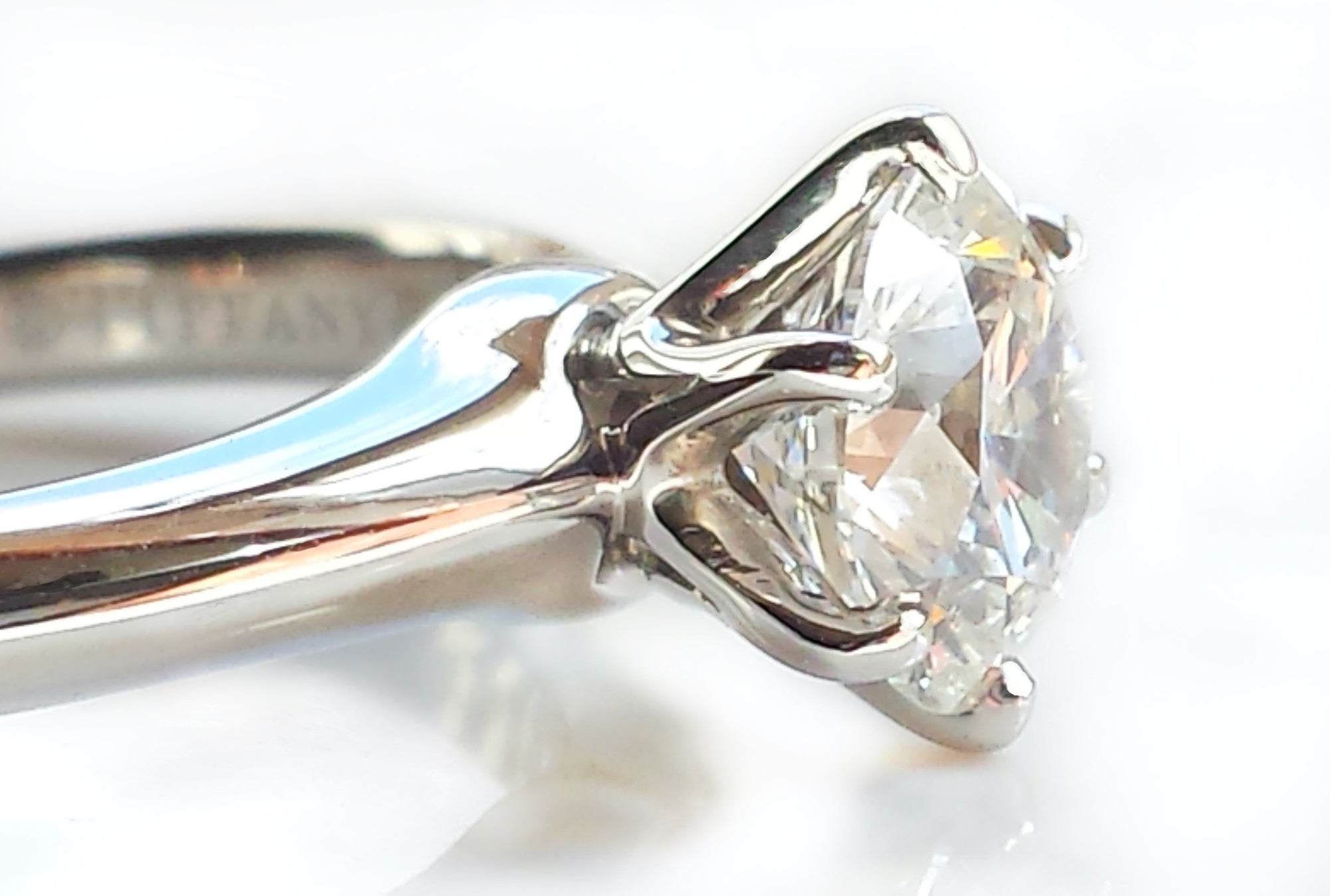 Tiffany & Co. 0.92ct F/VS1 Round Brilliant Cut Diamond & Platinum Engagement Ring Triple XXX