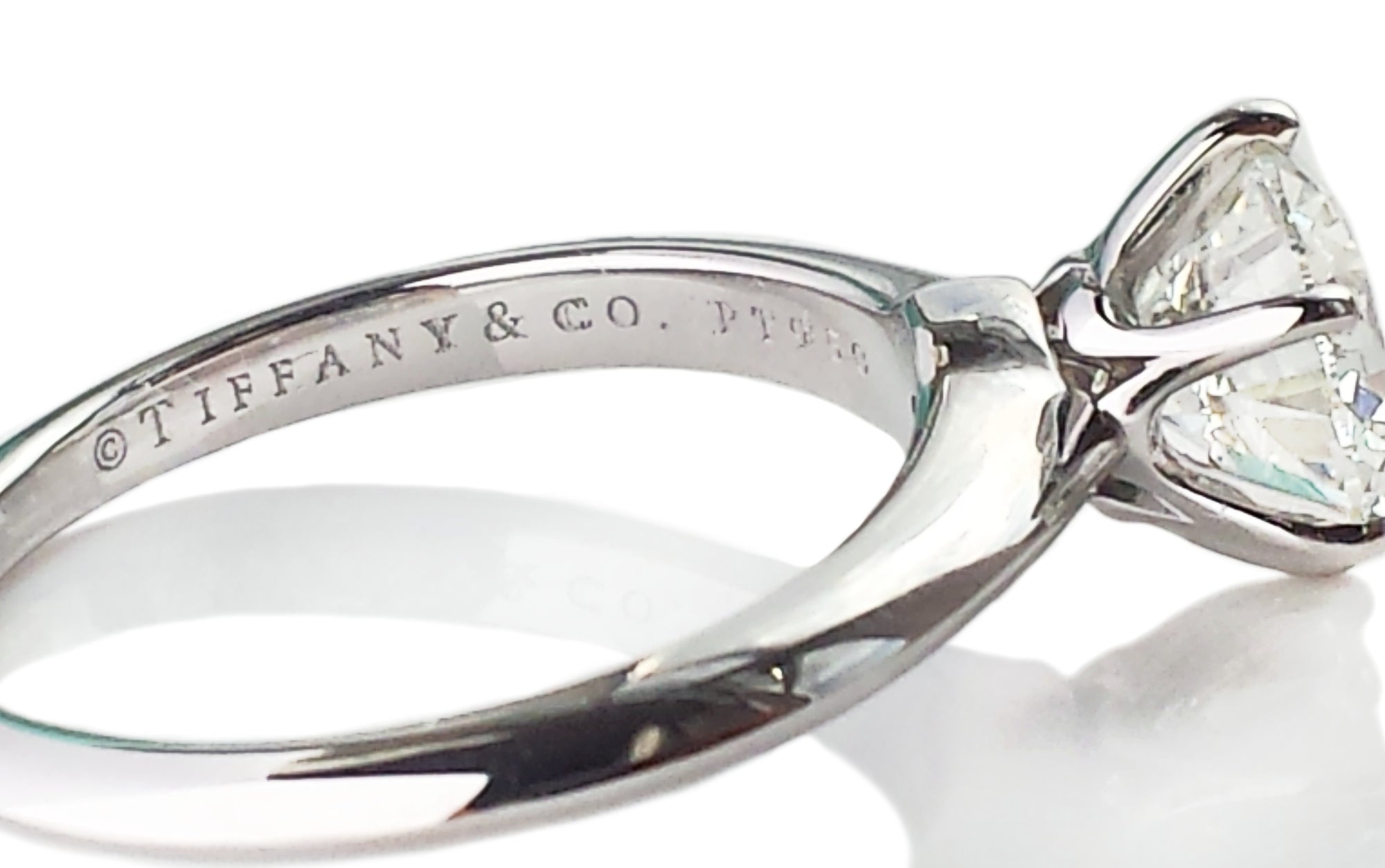 Tiffany & Co. 1.57ct I/VS1 Triple XXX Round Brilliant Cut Diamond Engagement Ring