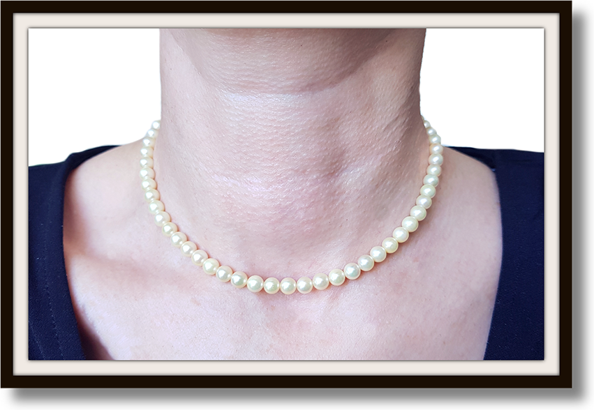 Vintage 1980s 15in Akoya Cultured Pearl Necklace Yellow Gold Clasp