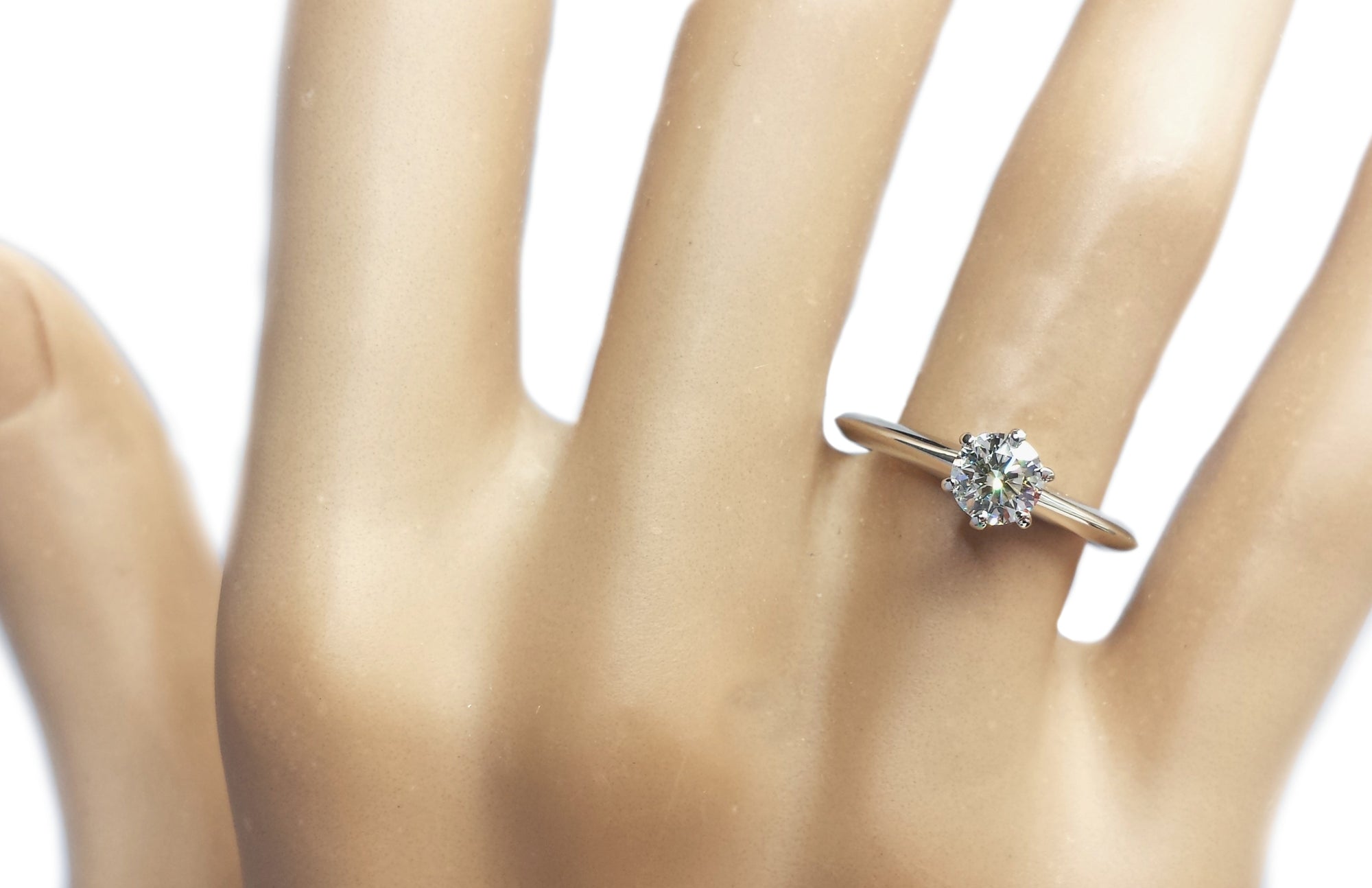 Tiffany & Co. 0.43ct G/VS Round Brilliant Diamond Engagement Ring