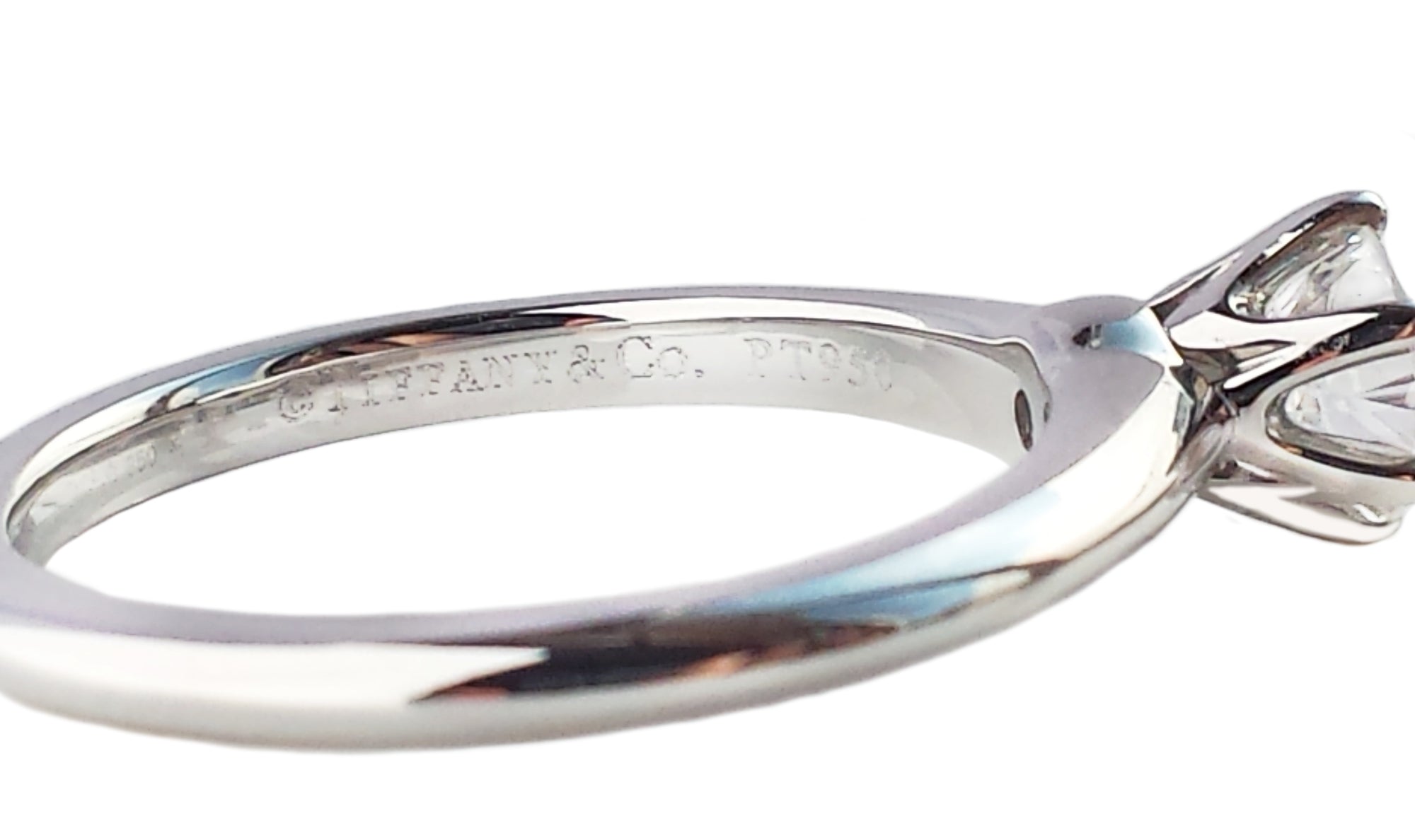 Tiffany & Co. 0.45ct F/SI1 Round Brilliant Cut Diamond Engagement Ring