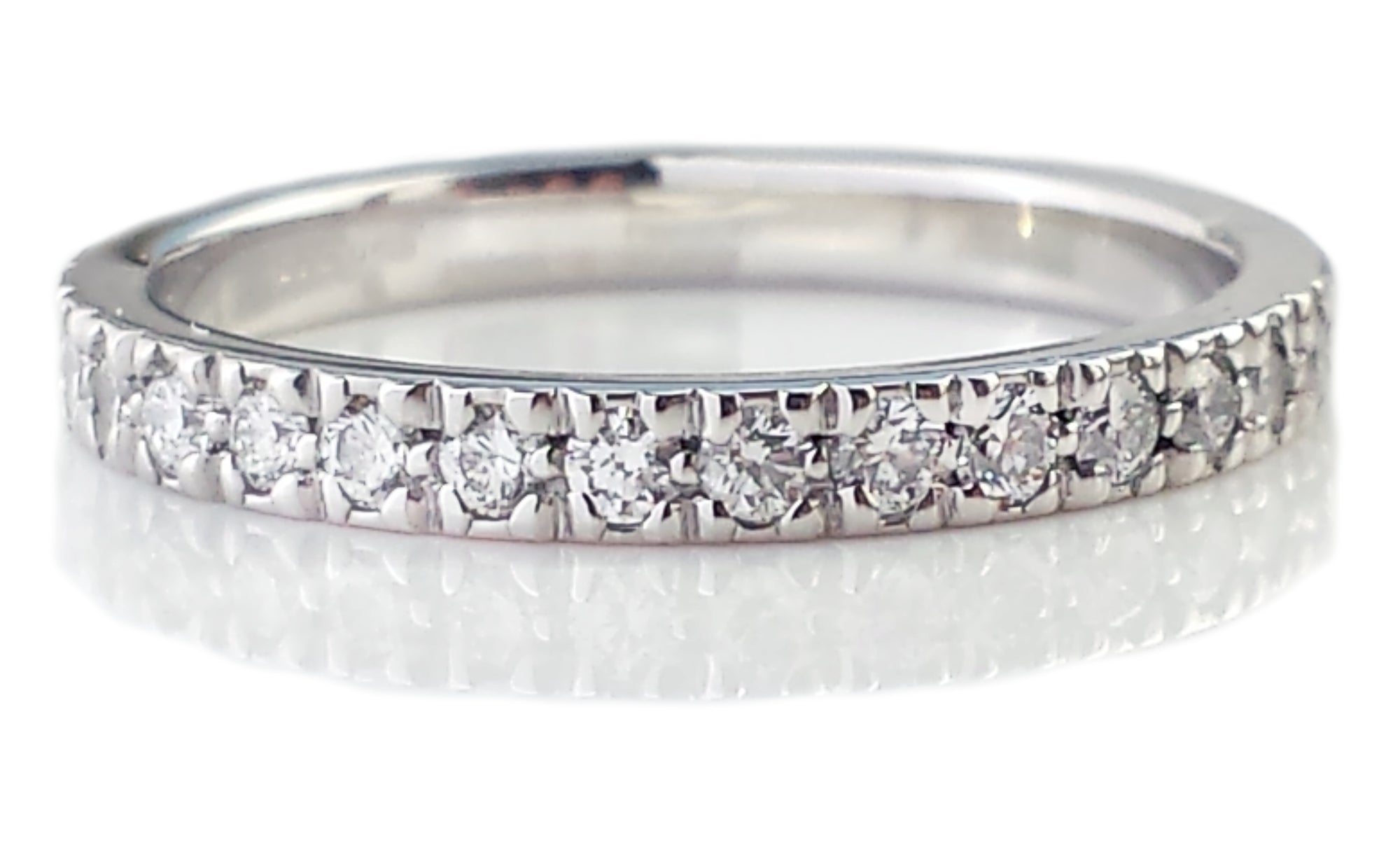Tiffany & Co. Novo 0.23ct 2mm Diamond & Platinum Wedding Ring