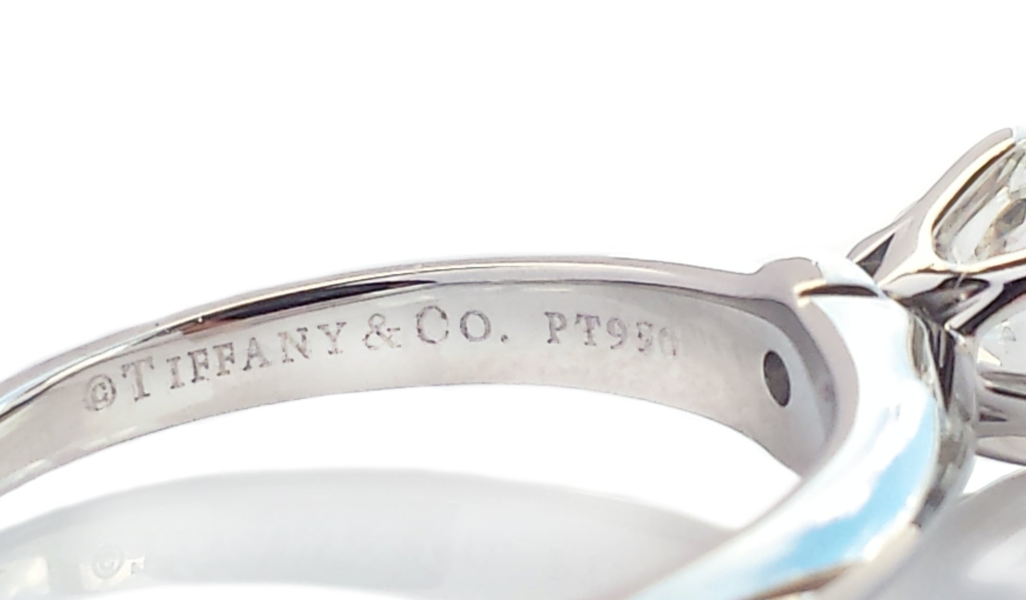 Tiffany & Co. 0.60ct H/VS1 Round Brilliant Diamond Engagement Ring