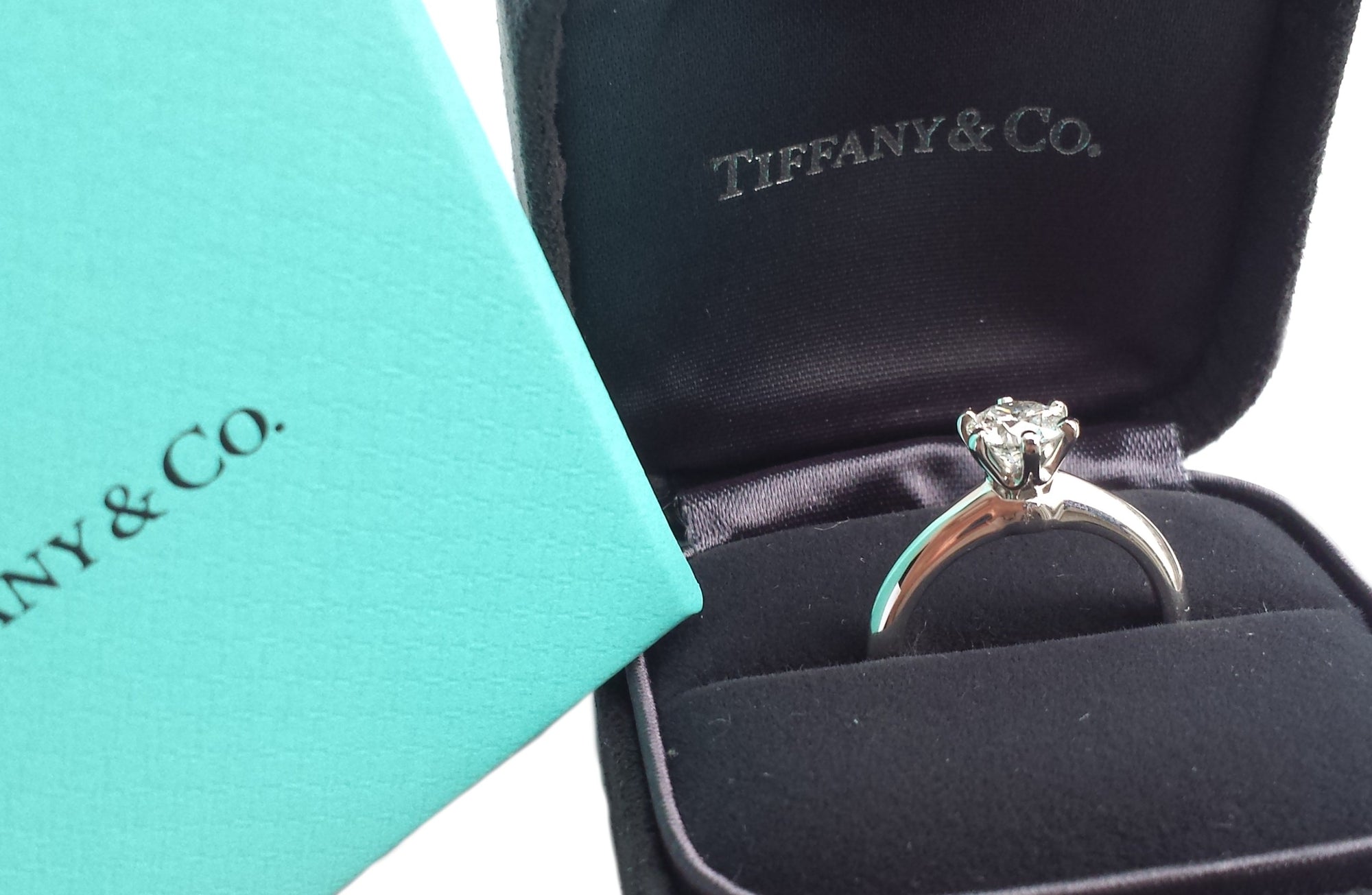 Tiffany & Co. 0.73ct G/VS1 Triple-XXX Round Brilliant Diamond Engagement Ring