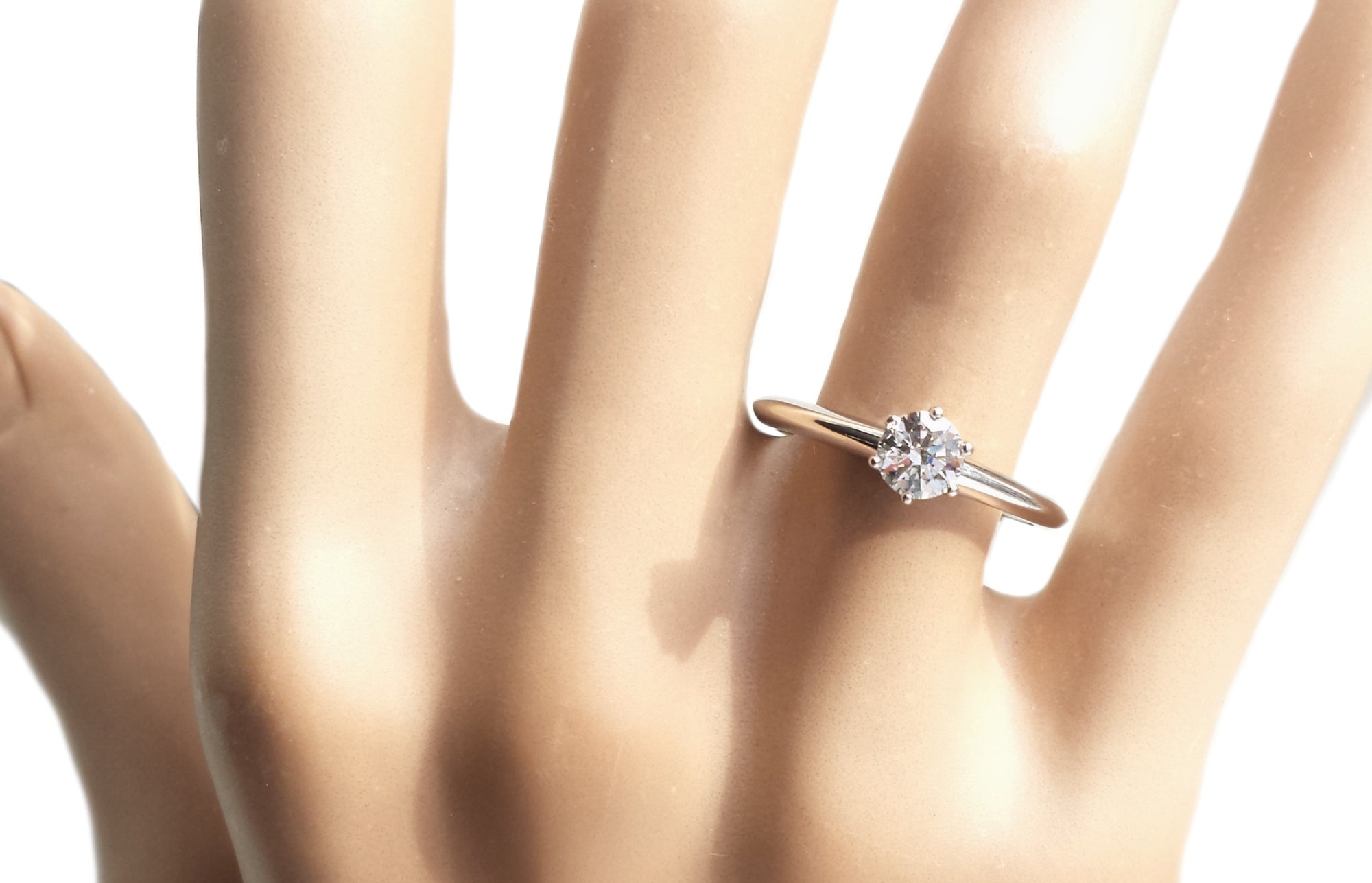 Tiffany & Co. 0.44ct H/VS1 Triple XXX Round Brilliant Diamond Engagement Ring