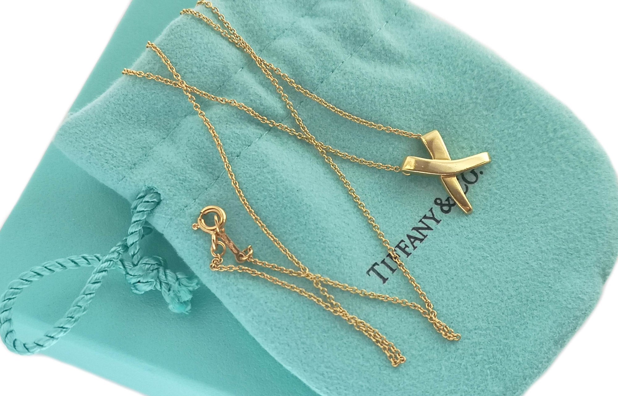 Tiffany & Co. Paloma Picasso Graffiti X Kiss Necklace | Tiffany & co.,  Necklace, Paloma picasso