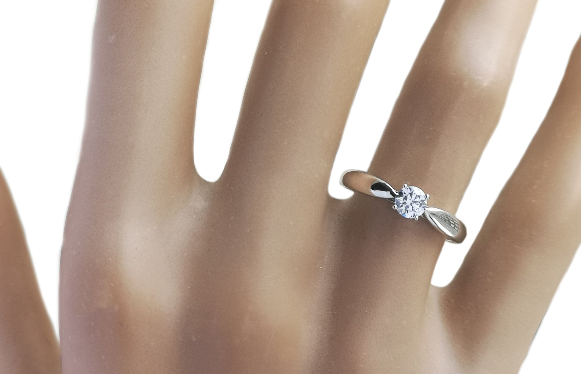 Tiffany & Co. 0.23ct D/VVS2 Round Brilliant Diamond Harmony Engagement Ring
