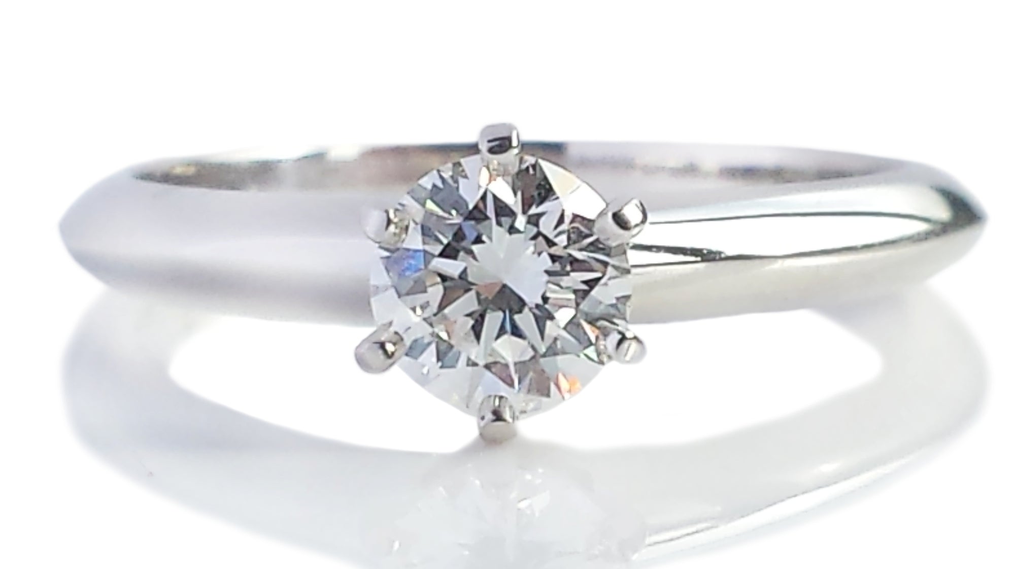 Tiffany & Co. 0.39ct H/VS Round Brilliant Cut Diamond Engagement Ring