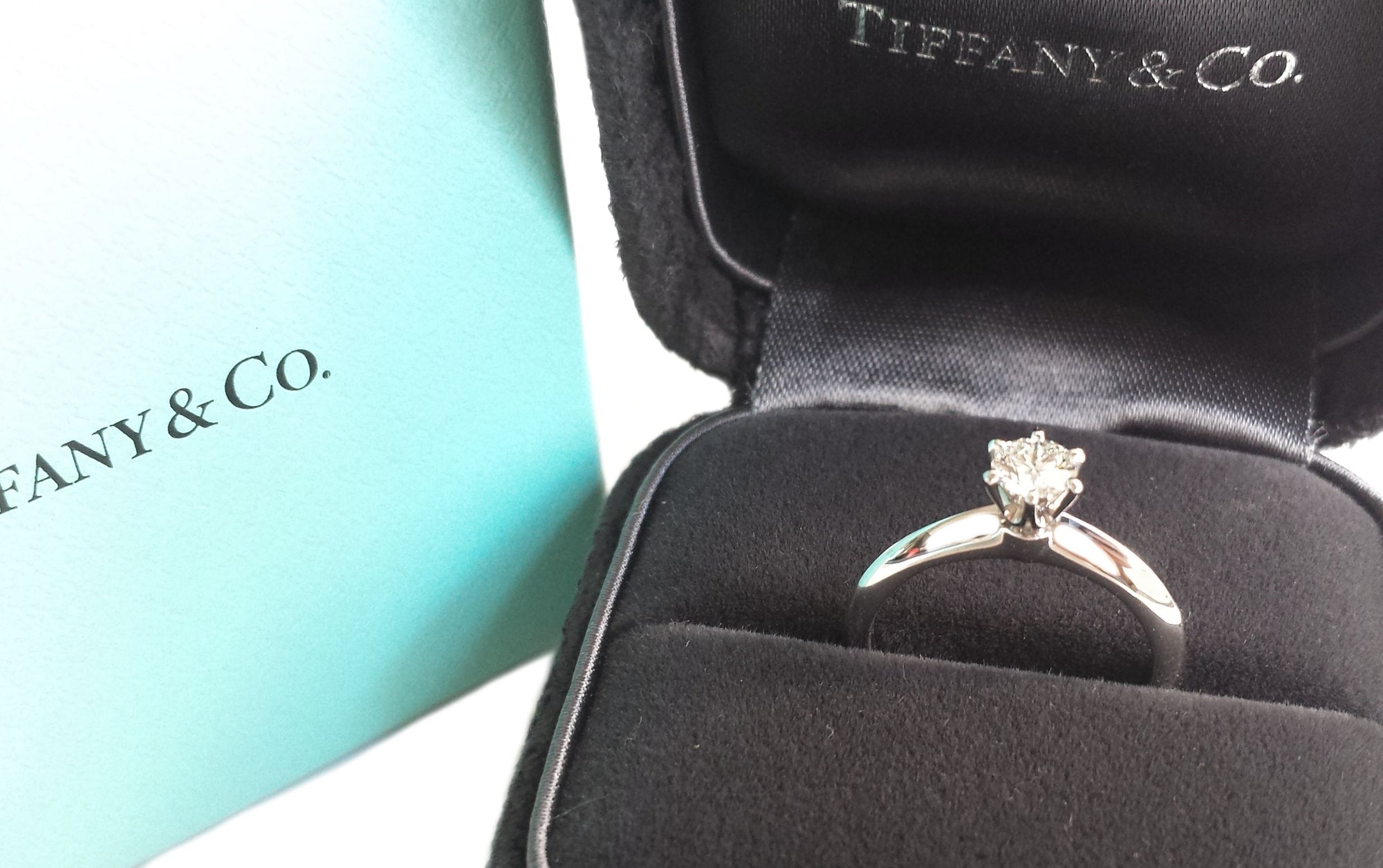 Tiffany & Co. 0.26ct I/VS1 Triple XXX Round Brilliant Cut Diamond Engagement Ring